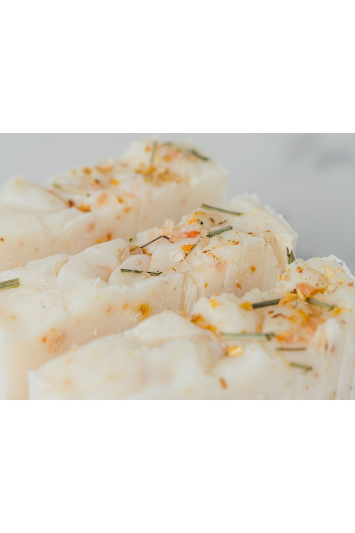 BeOne Cosmetics-Sky Salt - handmade anti-acne soap with mineral salts, pink pepper and basil 2