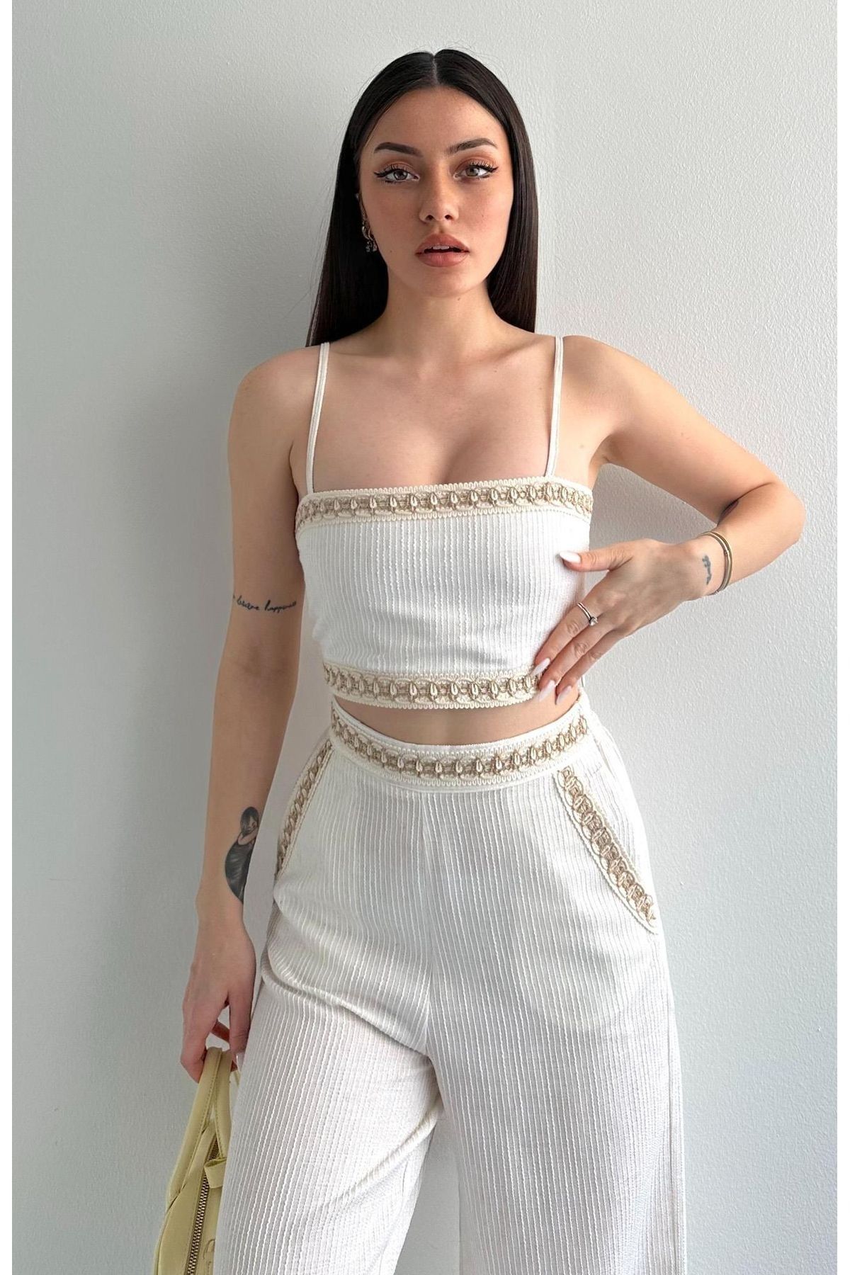 FASHION COCKTAIL Çizgi Dokulu Dantel Şeritli Cepli Beli Lastikli Pantolon Sırt Lastikli Spor Büstiyer Keten Takım