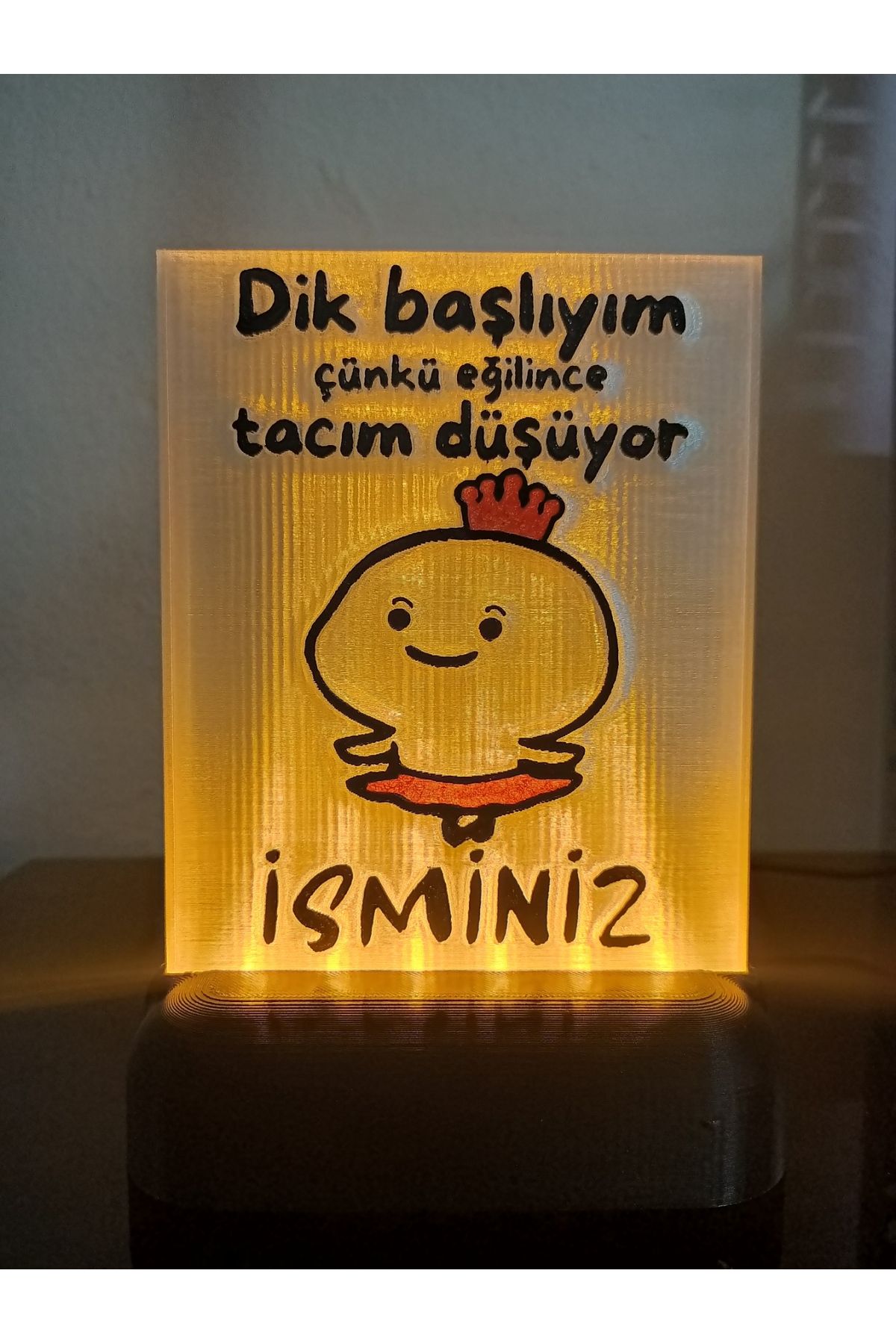 DÖNÜŞÜM ATÖLYESİ Kişiye Özel İsimli Hediyelik Kablolu Led Lamba - M6 - Eğilince Tacım Düşüyor - Amber Işıklı