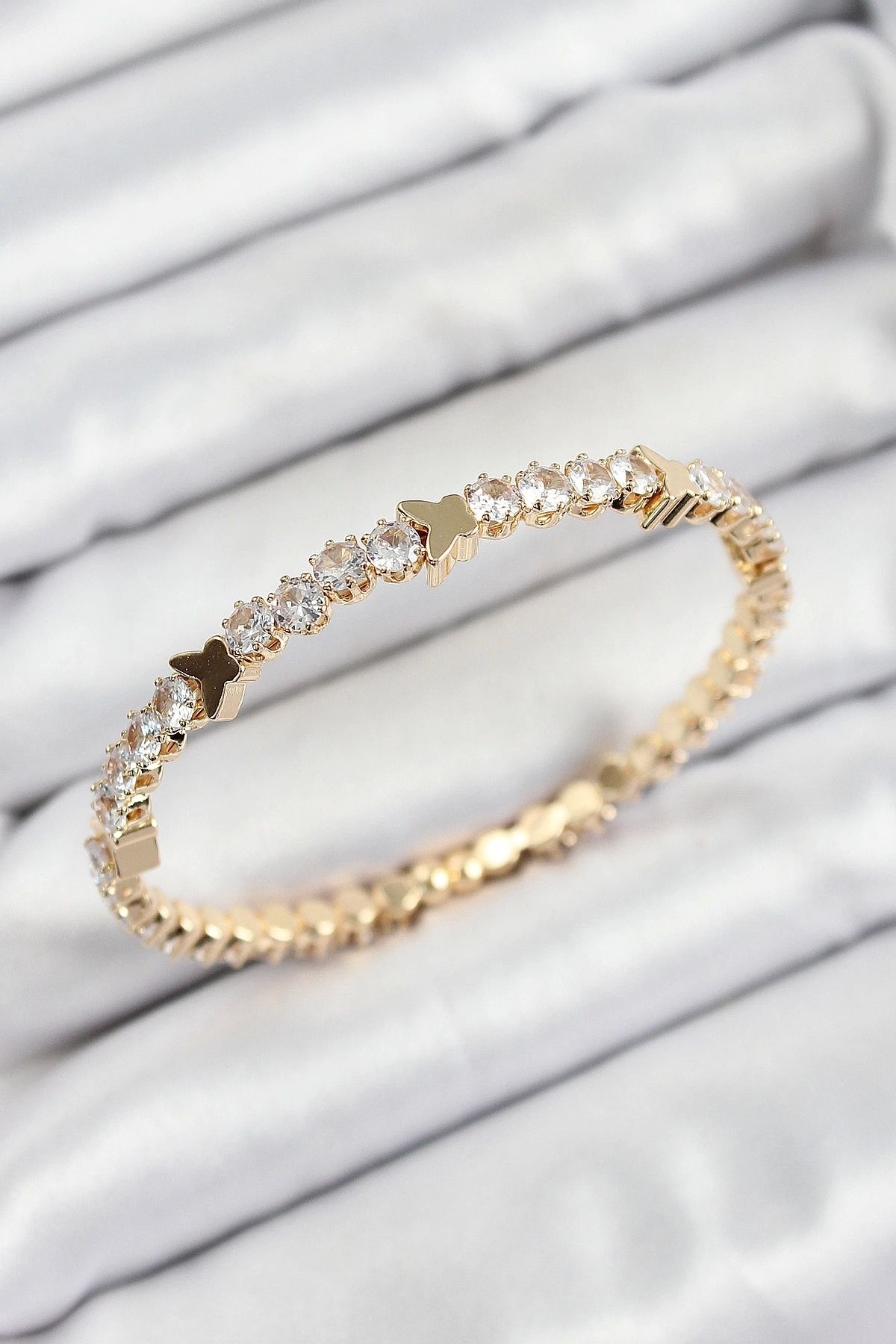 shopwave Pirinç Zirkon Taşlı Kelebek Model Gold Renk Yaylı Kadın Bileklik