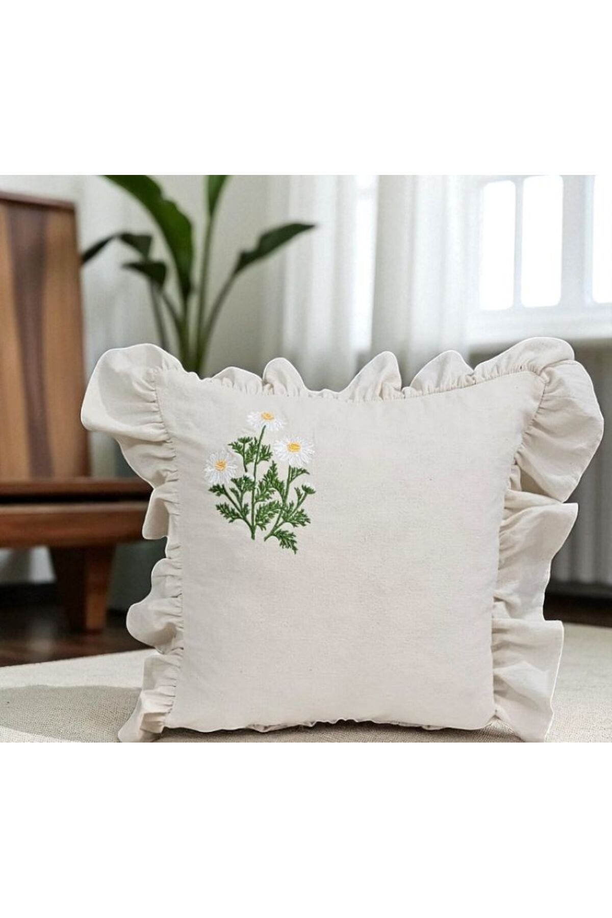 shules collection Yıkanmış Keten PAPATYA NAKISLI Fırfırlı Kırlent Kılıfı