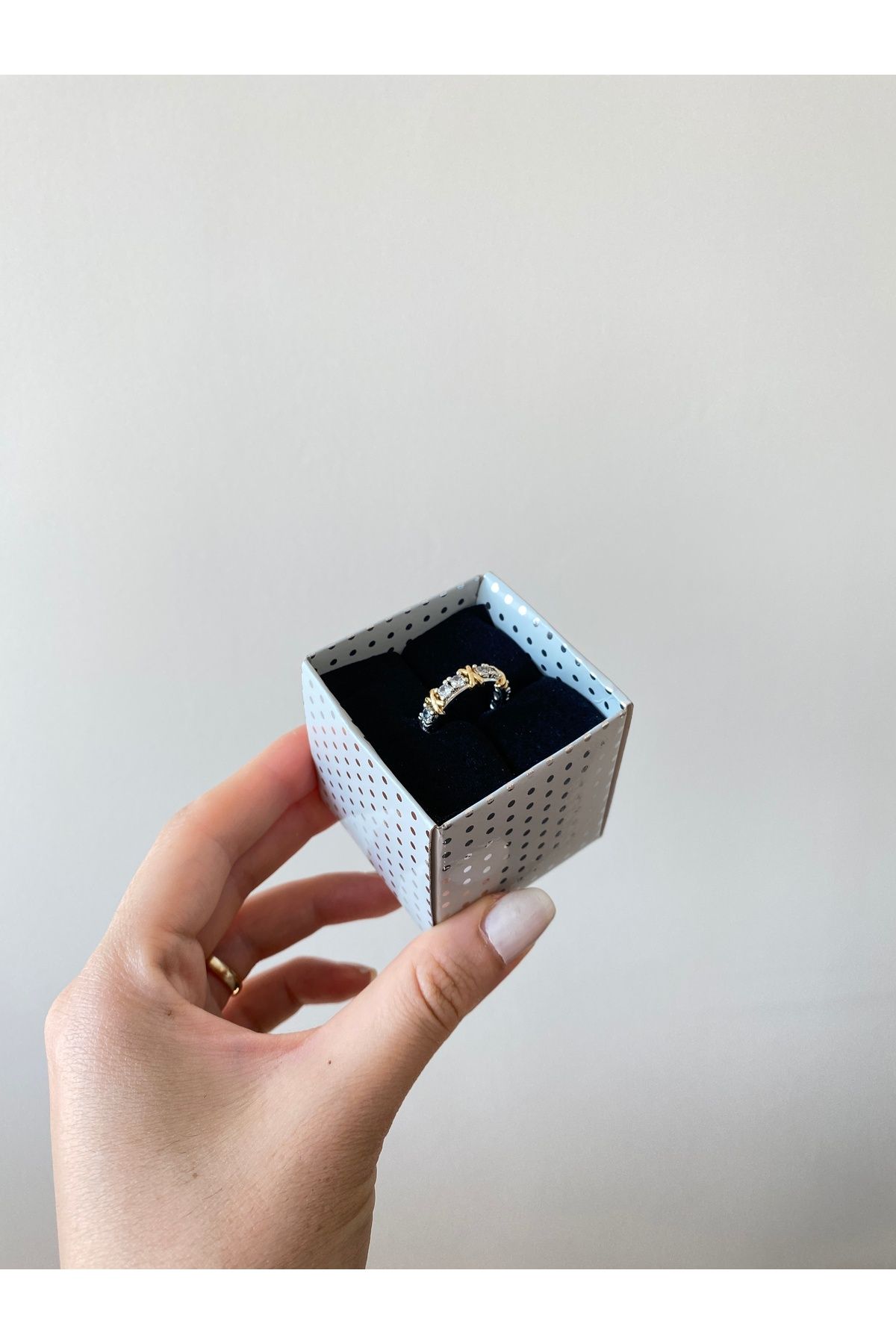 kubotique Yüzük Hediye Kutusu 5x5x5 (Yüzük Dahil Değildir)