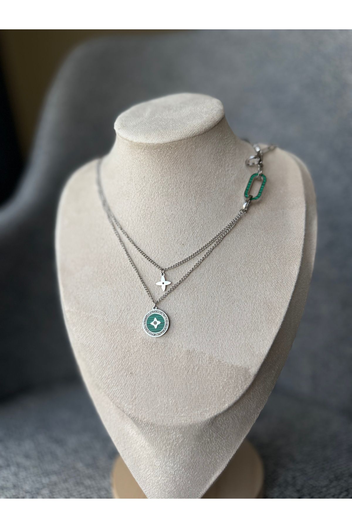 Chic Charms Minimalist Yeşil Geometrik Taşlı Nazar Figürlü Çift Sıra Katmanlı Paslanmaz Çelik Kadın Kolye
