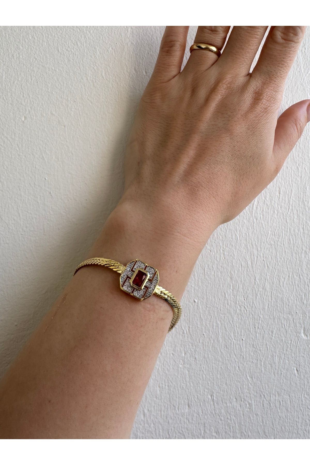 Gilia Jewelry Pembe Baget Taşlı Hasır Bileklik