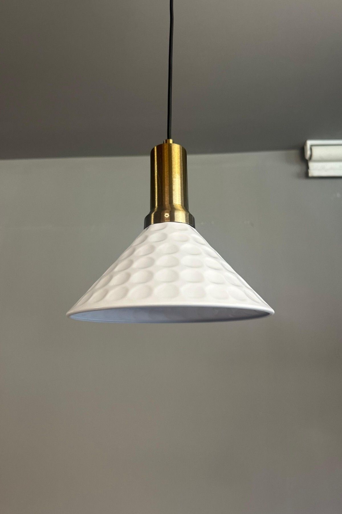 Bamyum Rumy Beyaz Tekli Avize Eskitme Fener Başlık Sarkıt Ofis Showroom Salon Mutfak Avizeleri