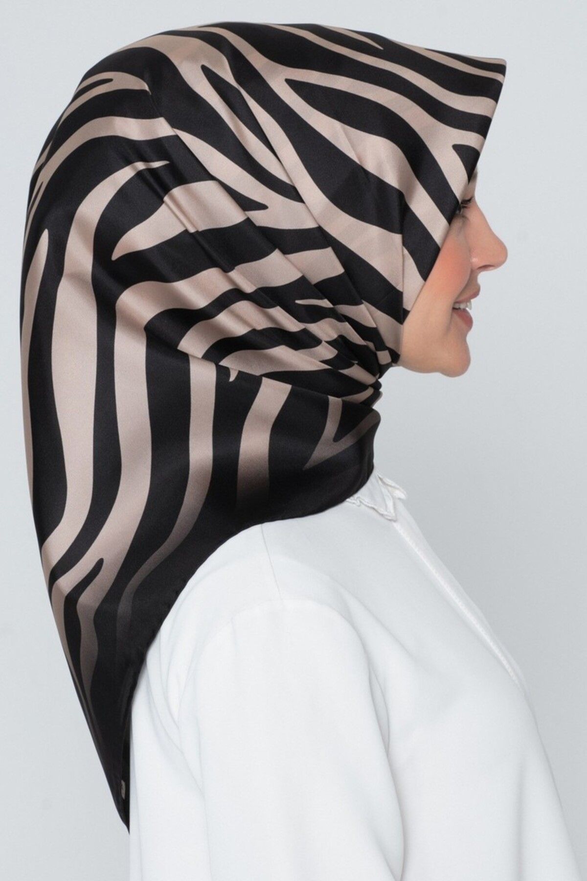 Armine-Nostalgia Series Silk Twill Scarf 8274D-02 Zebra Pattern Black-Cream 2