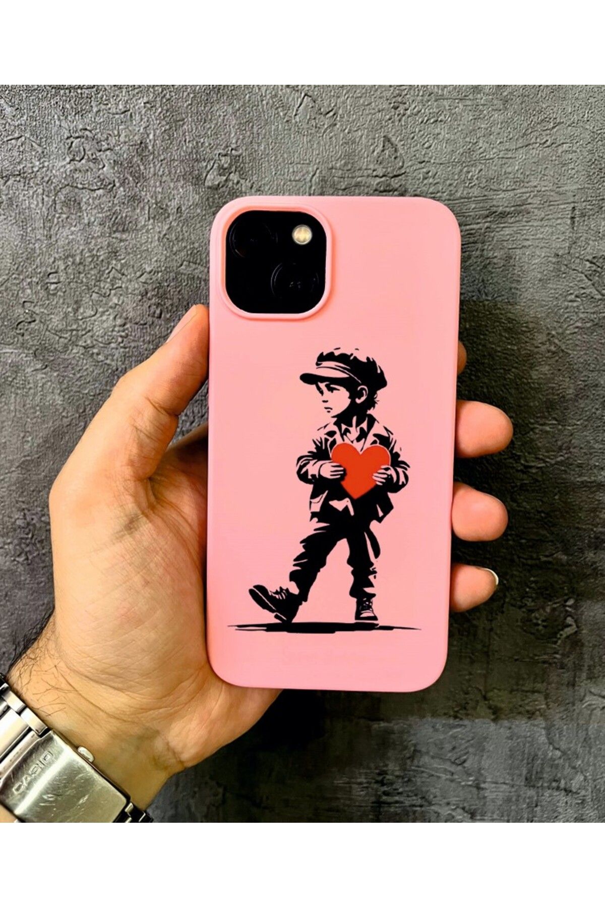 ALYACEPSTORE CASE İPHONE 13 Uyumlu Elinde Kalpli Çocuk Tasarımlı Pembe Kılıf