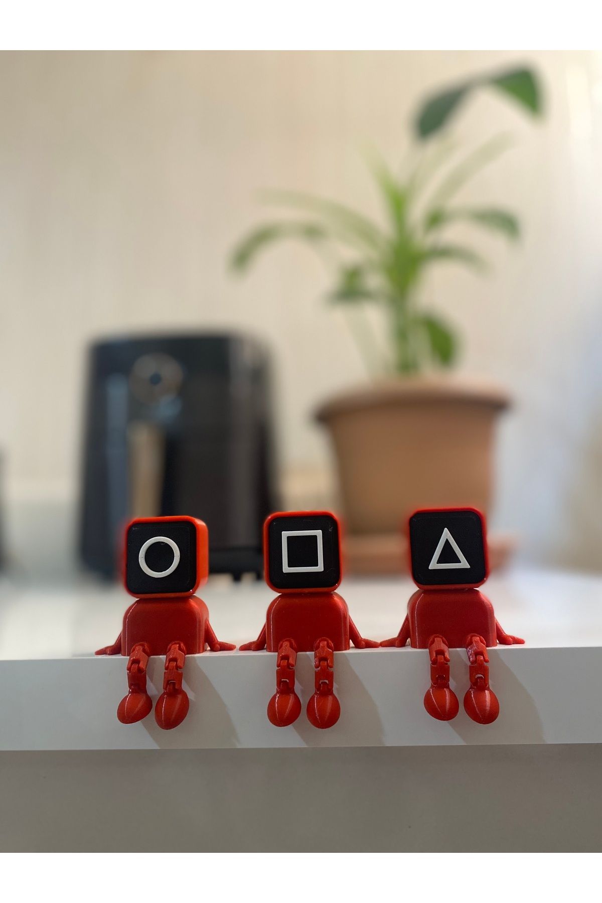 EREM STORE 3D Squid Game Figür - Üçlü Oturan Figür - 6 cm