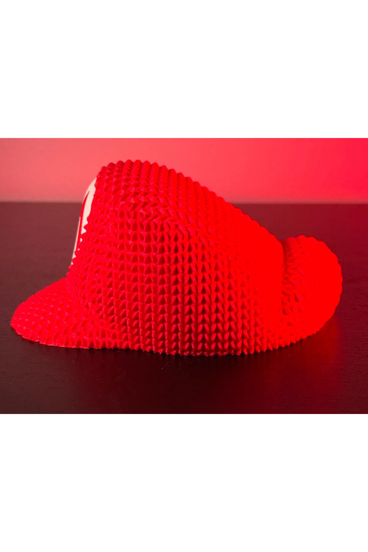 Niedliche gestrickte gemusterte Super Mario-Mütze 15 x 13 cm – dekoratives 3D-gedrucktes Accessoire mit personalisiertem Namen