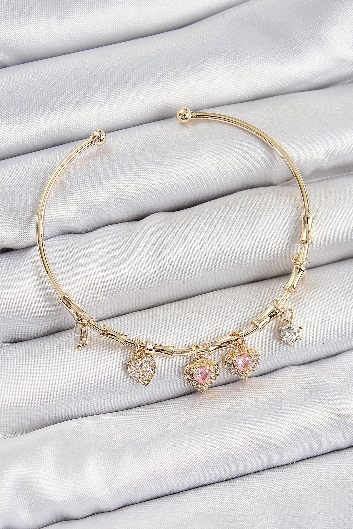 Clariss Pirinç Zirkon Taşlı Pembe Kalp Model Gold Renk Charm Bileklik