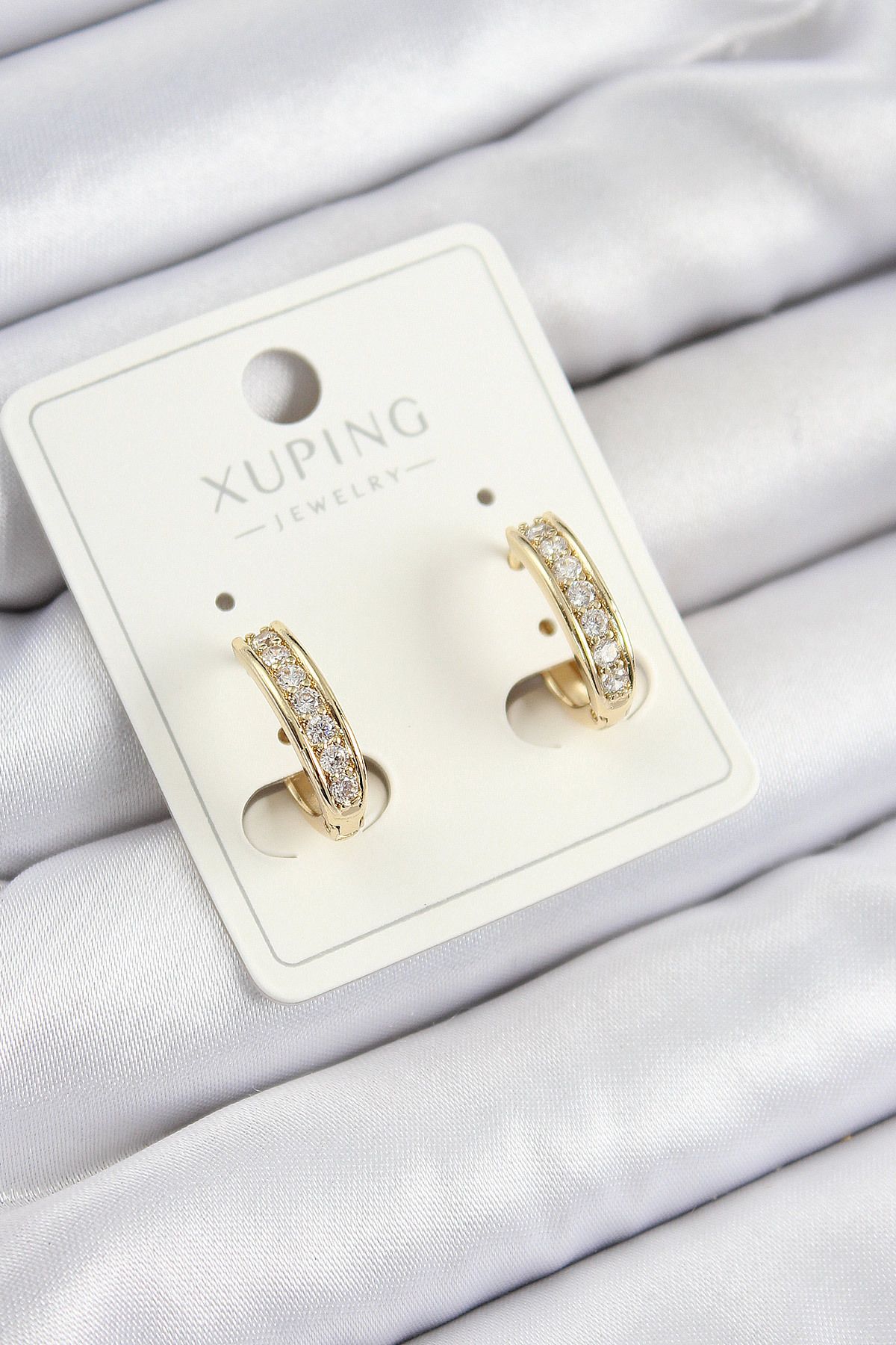AfraBeauty Xuping Zirkon Taşlı Halka Küpe Gold Renk | Altın Görünümlü Pirinç Kadın Küpesi