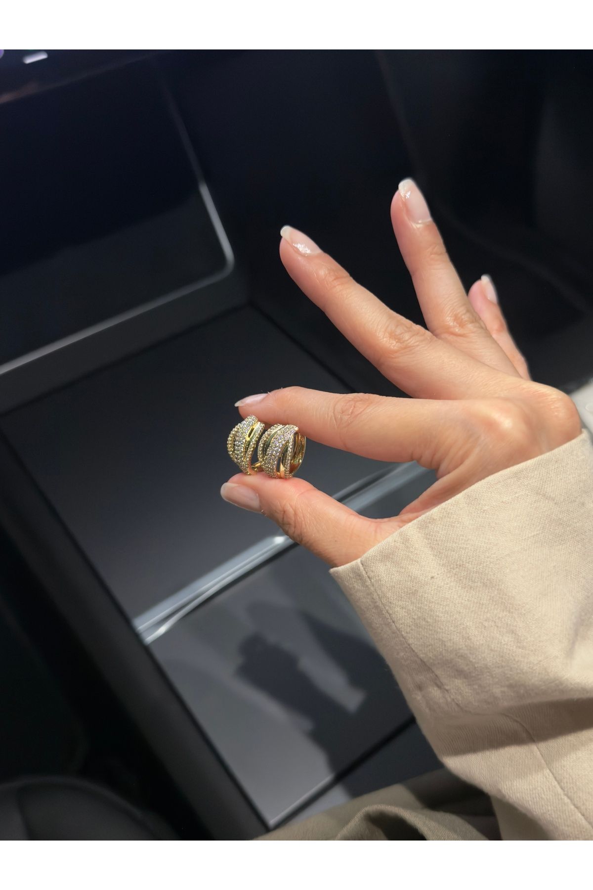 kems jewels Minimal Halka Model Zirkon Taşlı Altın Kaplama Çelik Küpe