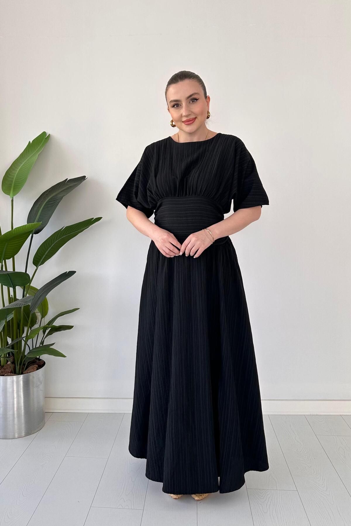 MaziButik Korsajlı Dokulu Elbise Siyah