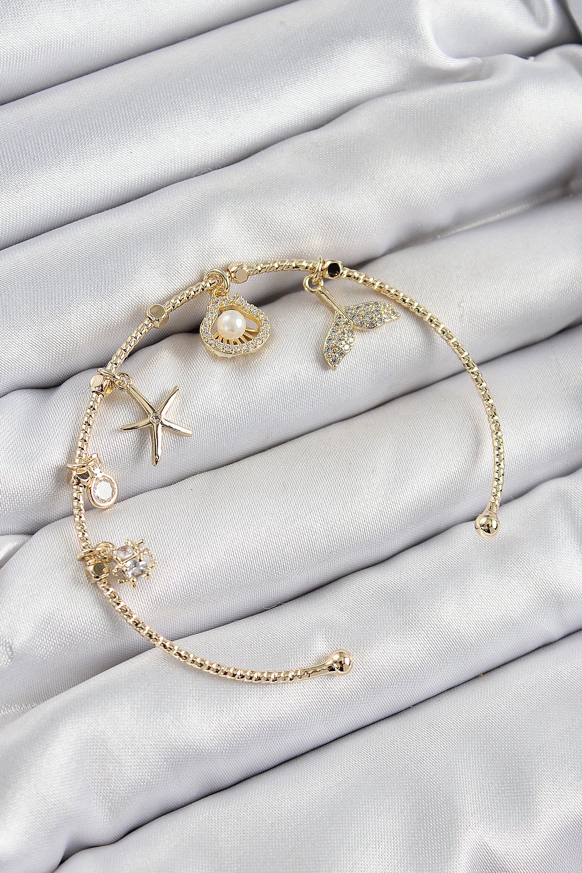 Toptan Bulurum Pirinç Zirkon Taşlı İstiridye Ve Deniz Yıldızı Model Gold Renk Charm Bileklik