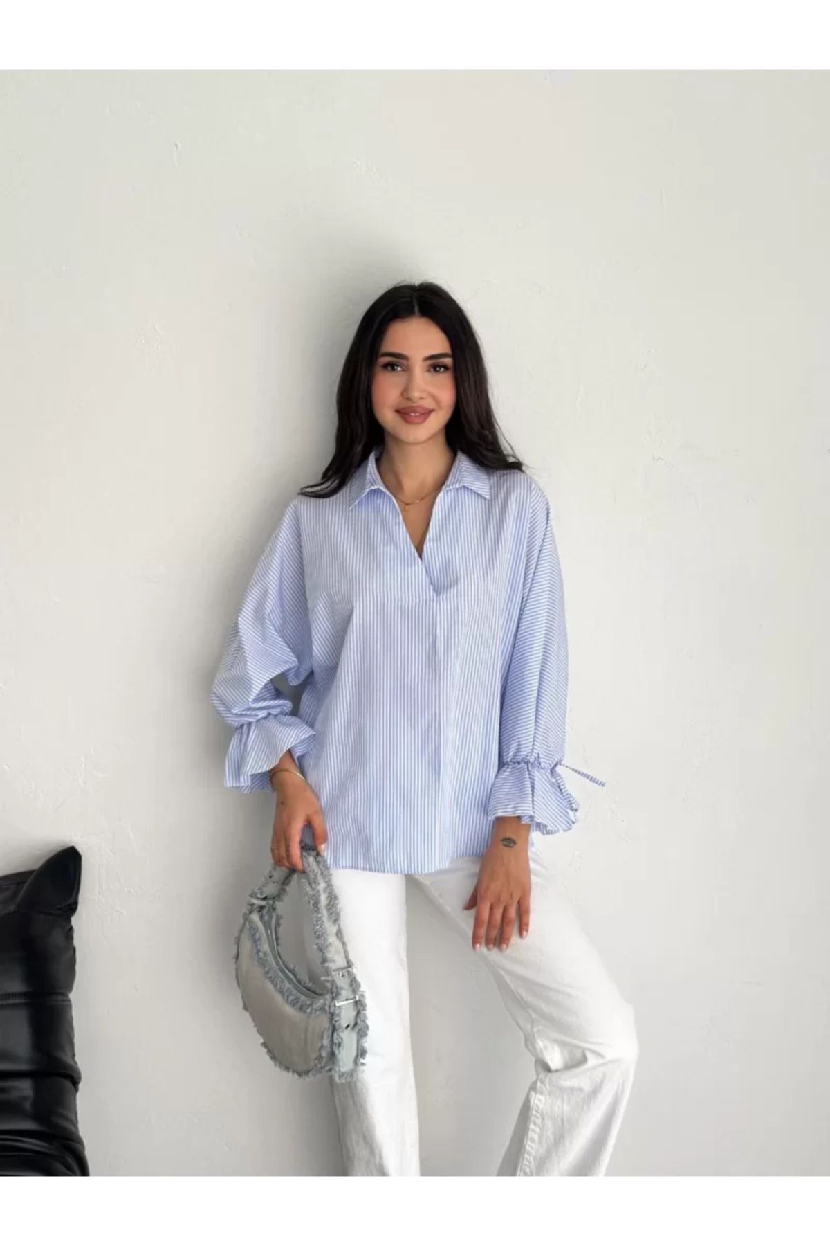 ruum fashions Arkası Asimetrik Yırtmaç Kesim Detaylı Cizgili Bluz Gömlek