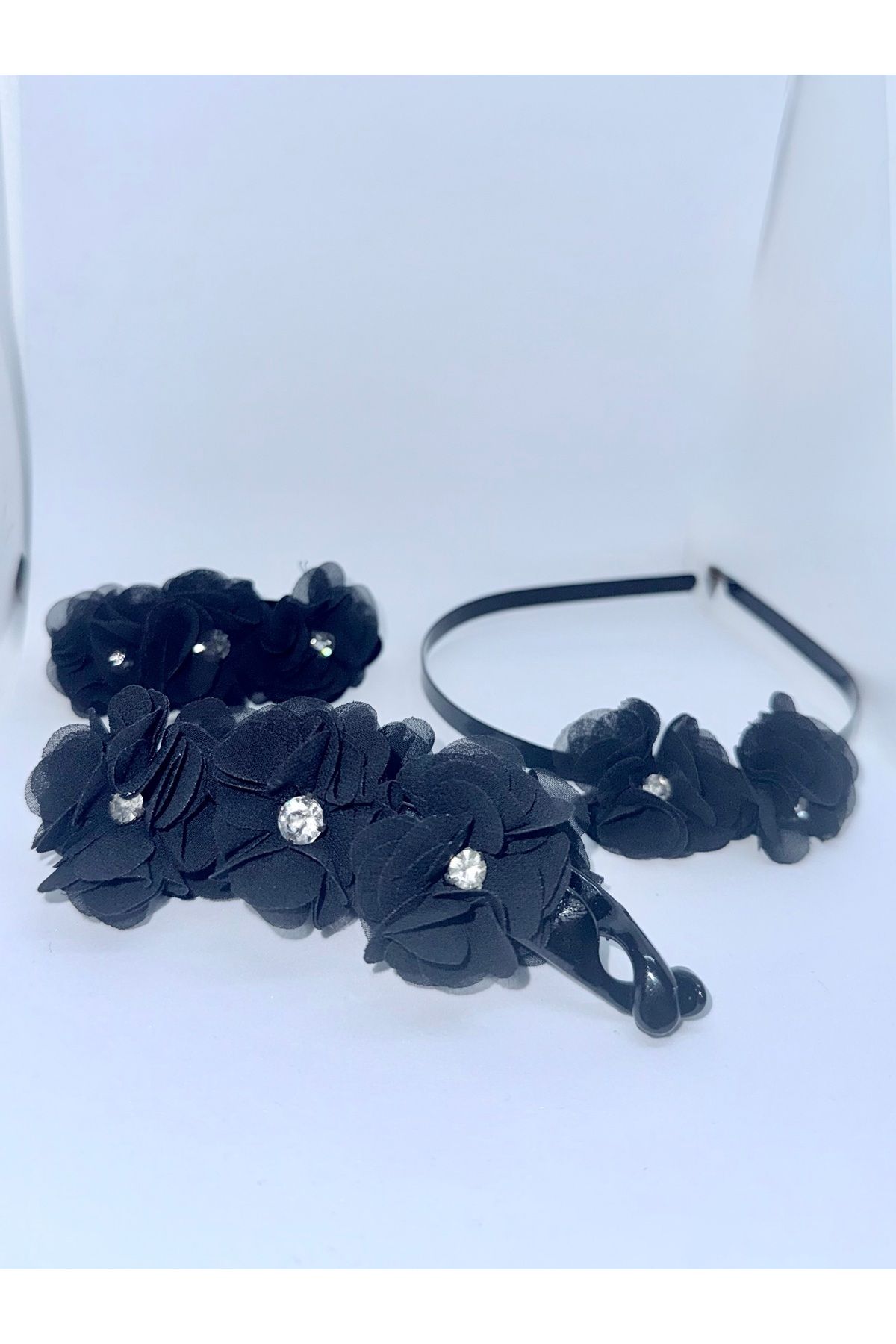 Gulsah's Store Gulsah’s Store tasarım toka ve taçlı 3’lü set