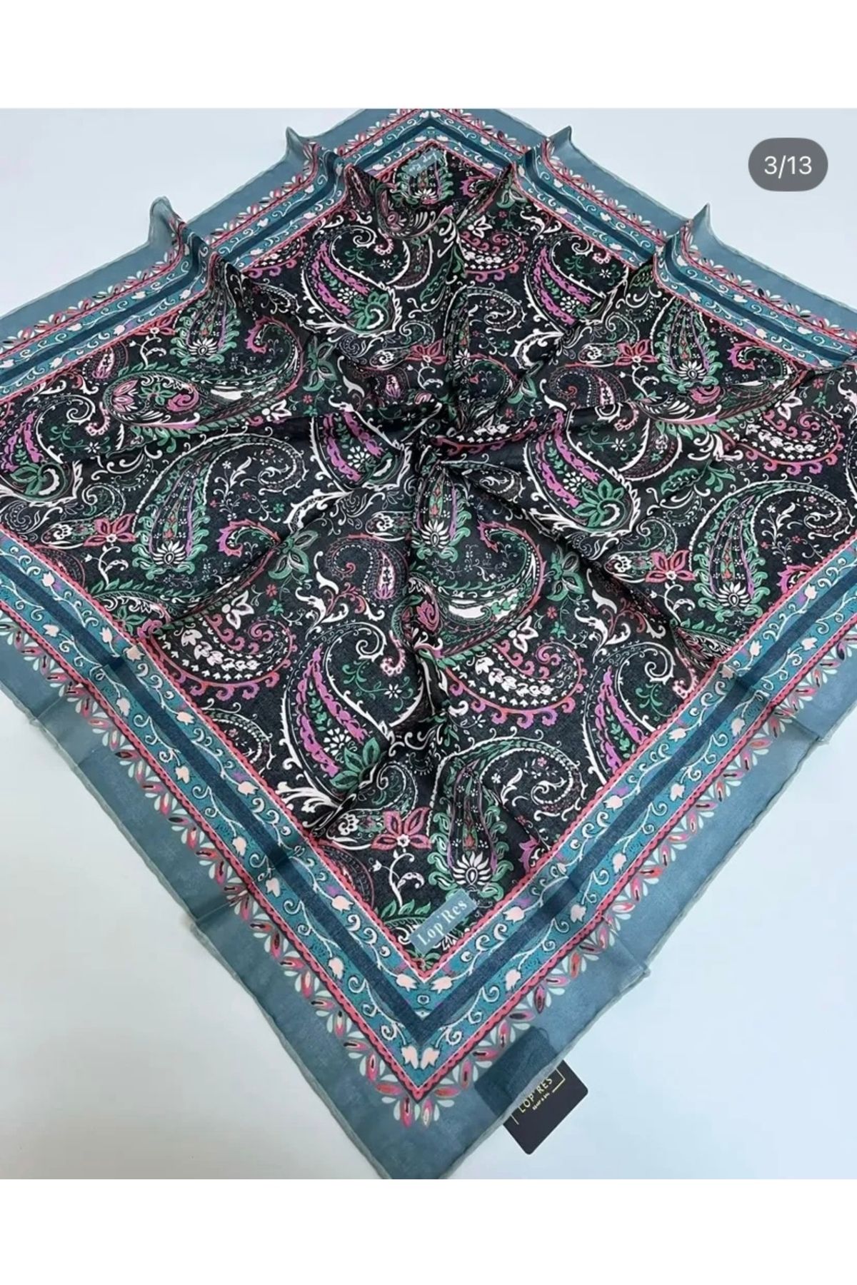 Butik Etnik Desenli Kare Eşarp