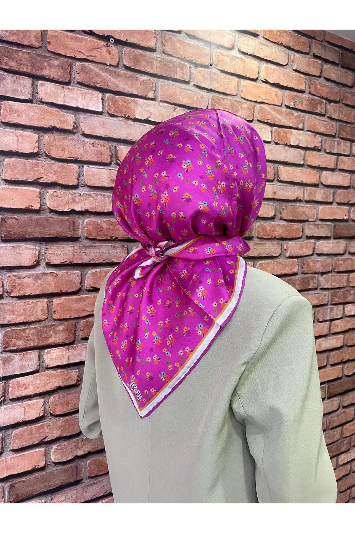 Levidor çiçekli twill ipek eşarp