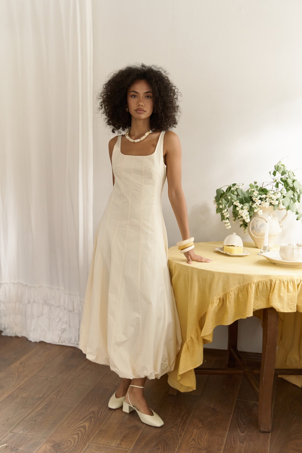 لباس بالنی بلند زرد گاردا MAI STUDIOS CO.