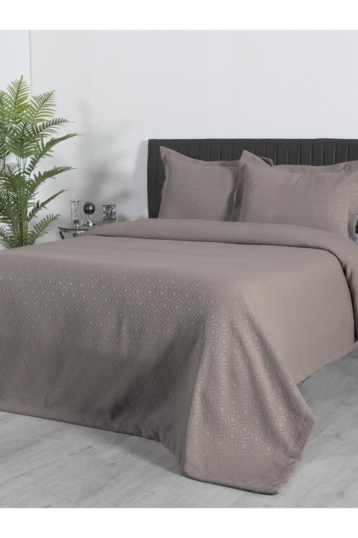 Karna Home Yatak Örtüsü Marisa – Nefes Alabilen, Hafif ve Şık Tasarımlı