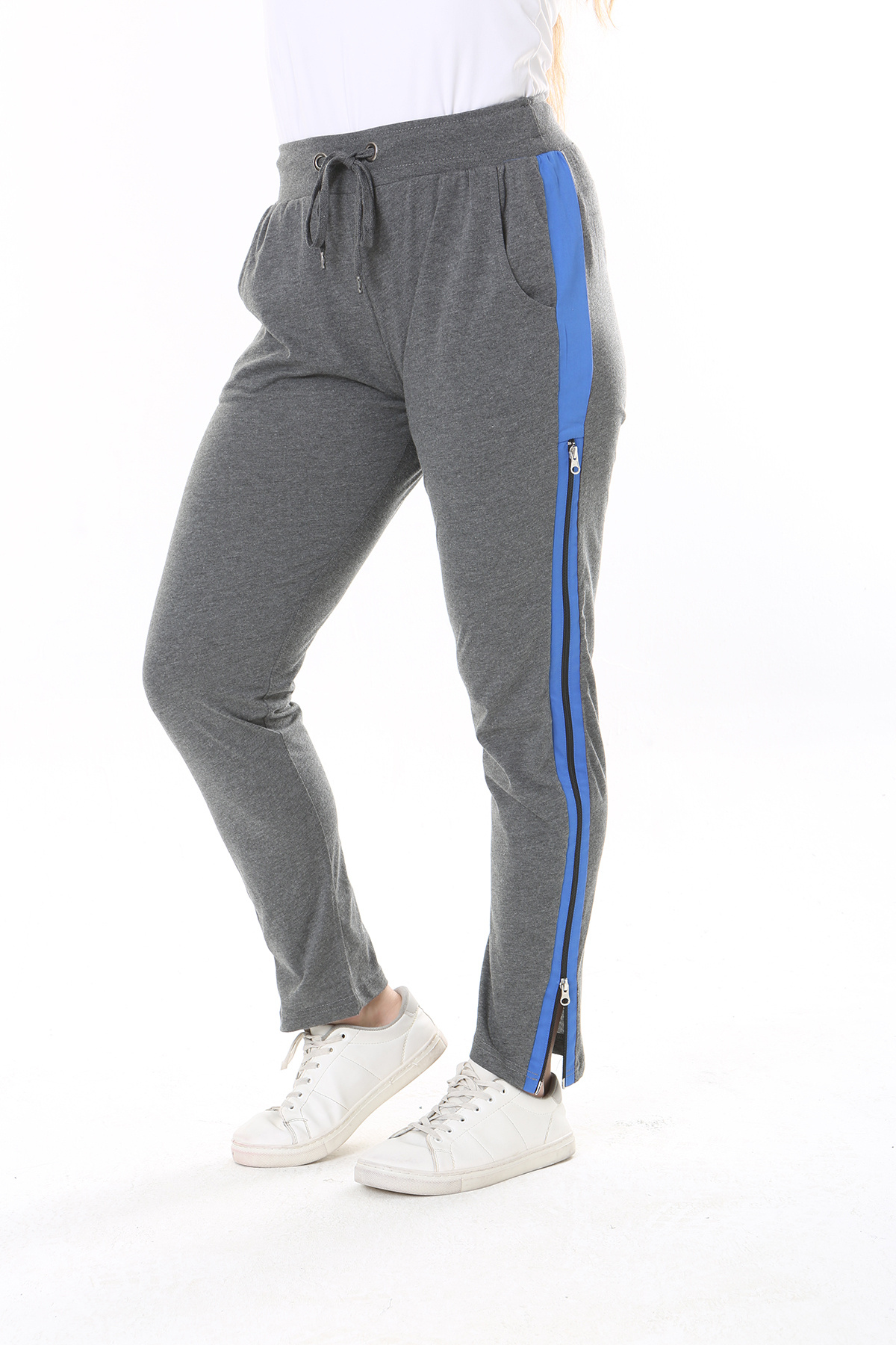 Şans-Pantaloni sport cu detaliu din dantelă, cu deschidere laterală afumată, cu fermoar, cu talie elastică și cu ochi 3