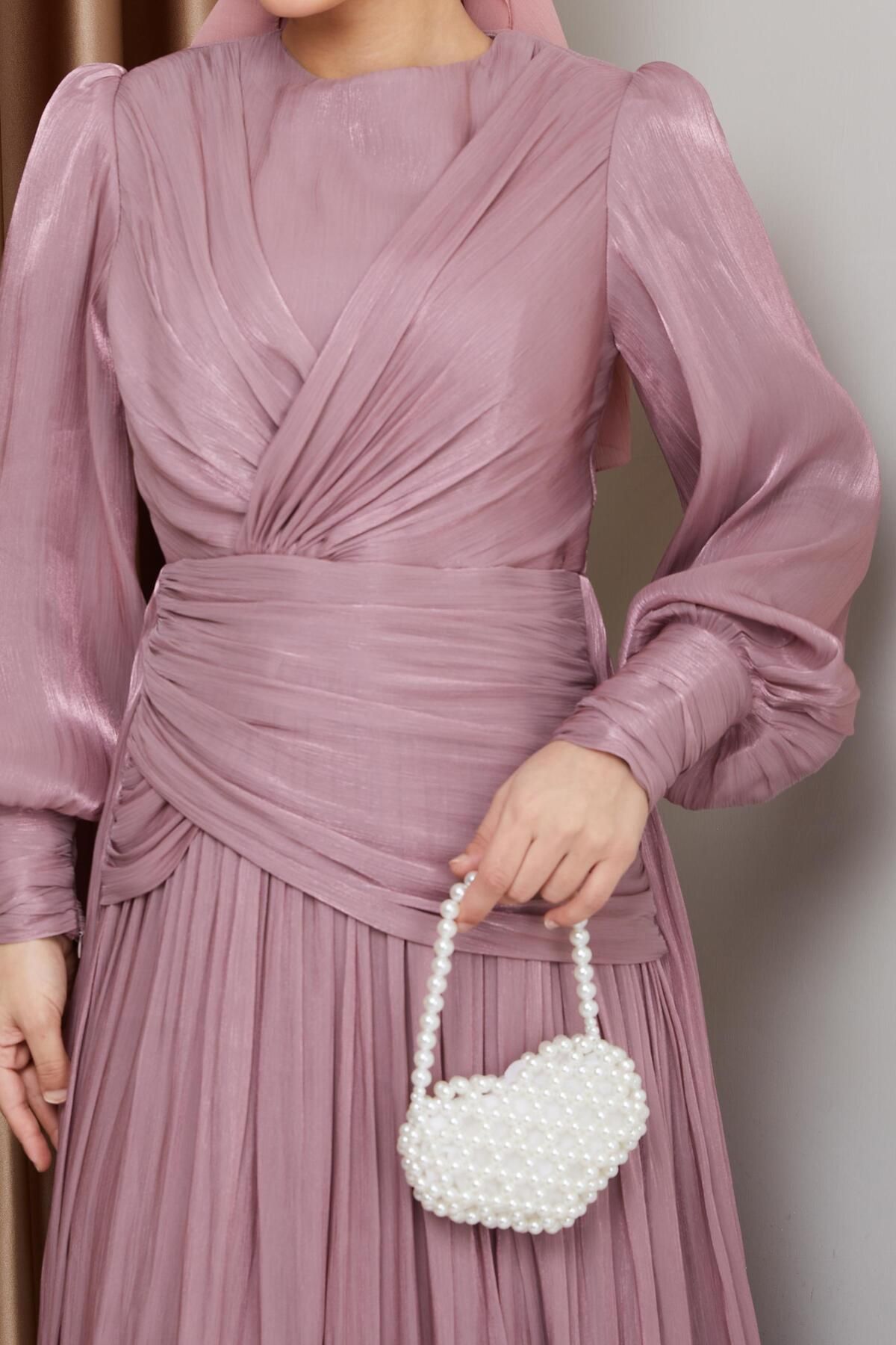 Olcay-Abendkleid aus Chiffon mit Volantfalte und verschüttetem Kristall – Rose 1230 5