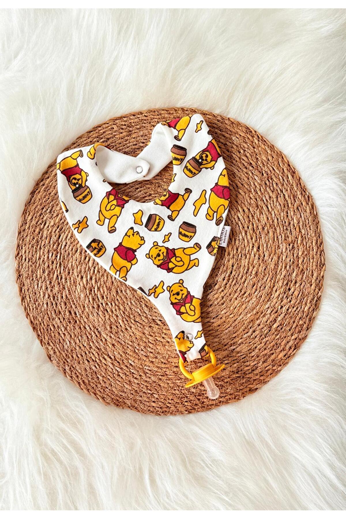 Lumos Trade Winnie the Pooh Desenli %100 Pamuk Kumaş Bebek Emzik Tutucu Mama Önlüğü ve Fular 2 li Set fotoğrafı 4 (önizleme)