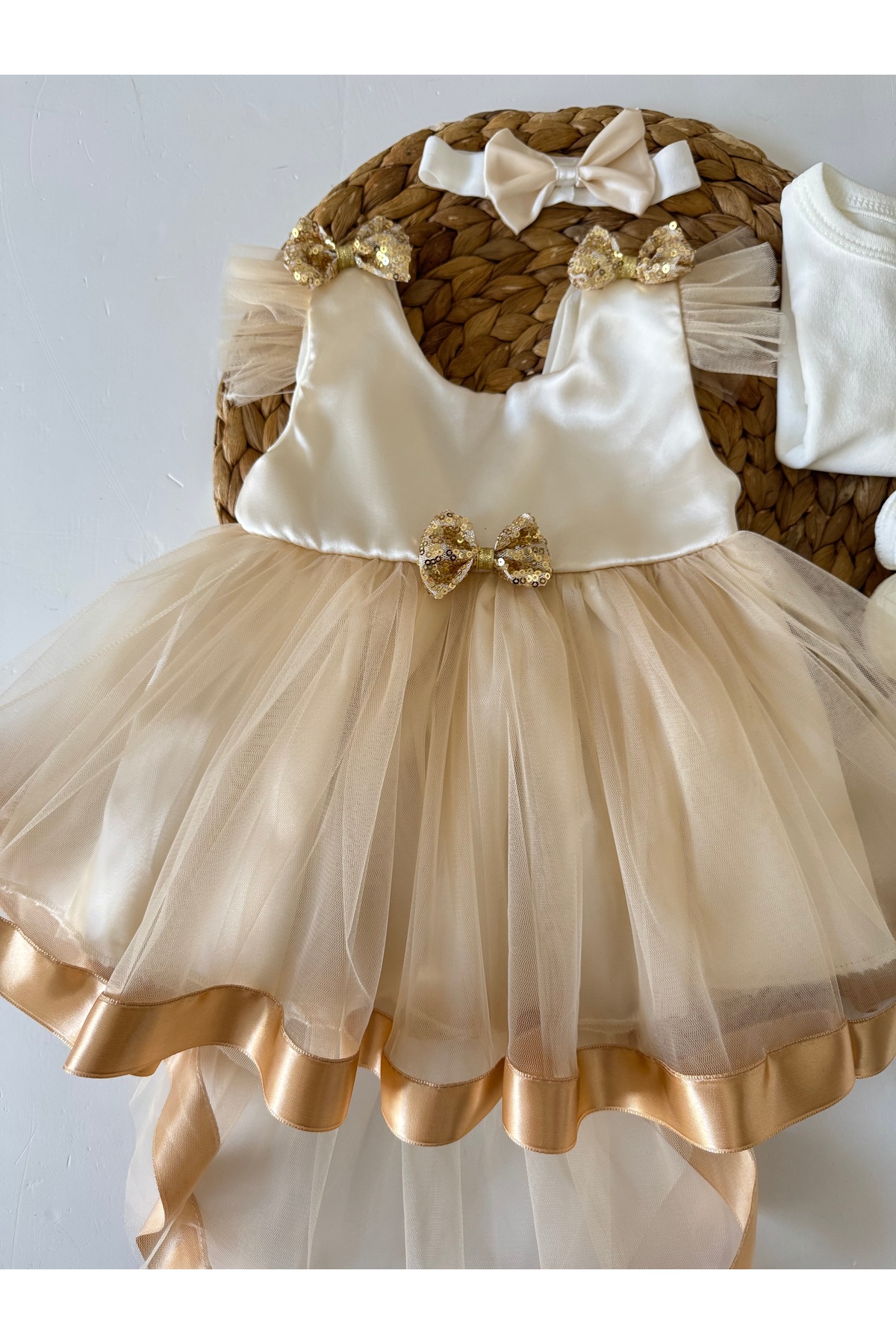 PİLEKİ BABY 0 6 AY PAYETLİ KIZ BEBEK MEVLÜT ELBİSESİ , ÖZELGÜN DÜĞÜN KINA ELBİSESİ fotoğrafı 3 (önizleme)