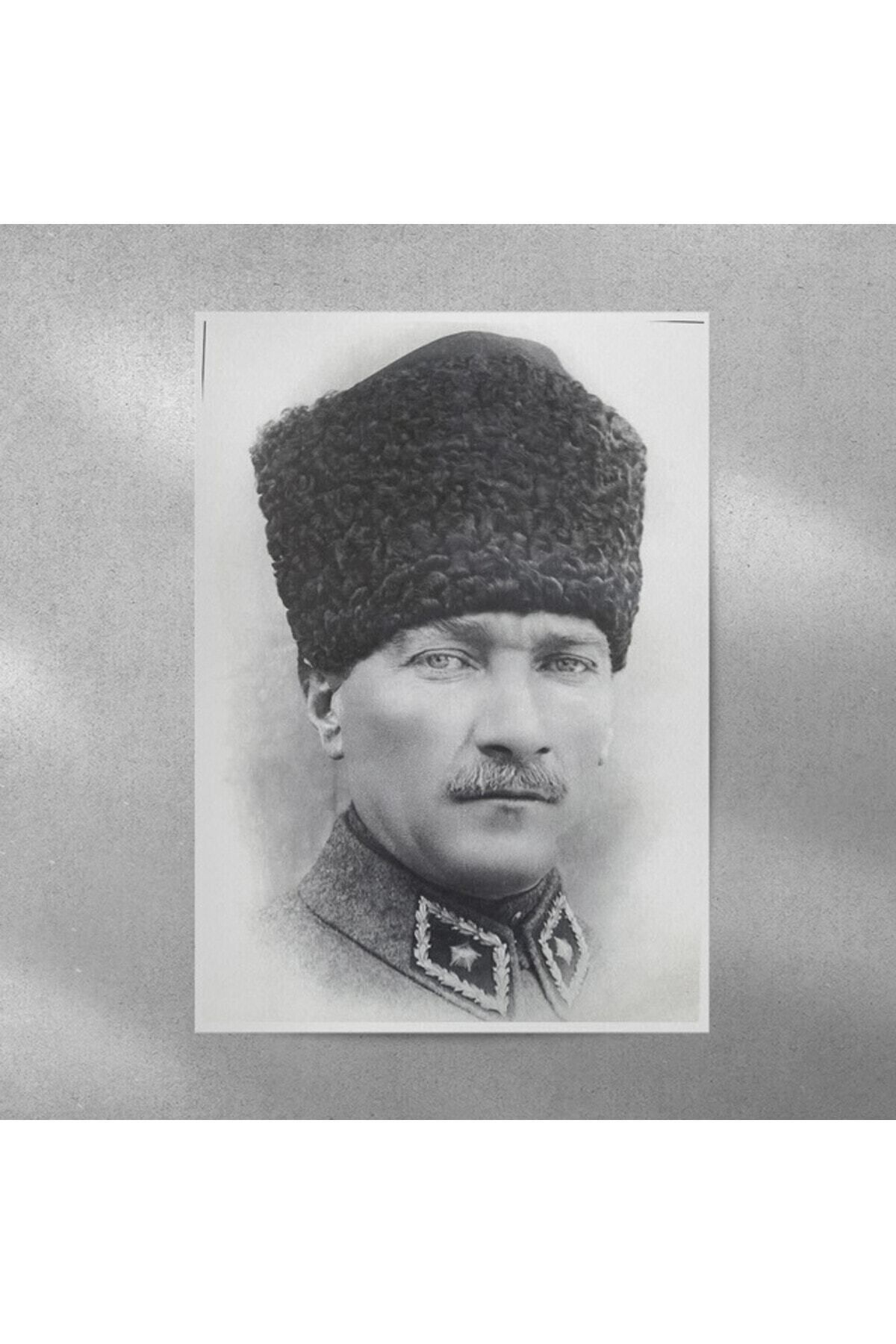 Elioure 50x70 cm Atatürk Temalı Duvar Posteri, Şık ve Estetik Dekorasyon için