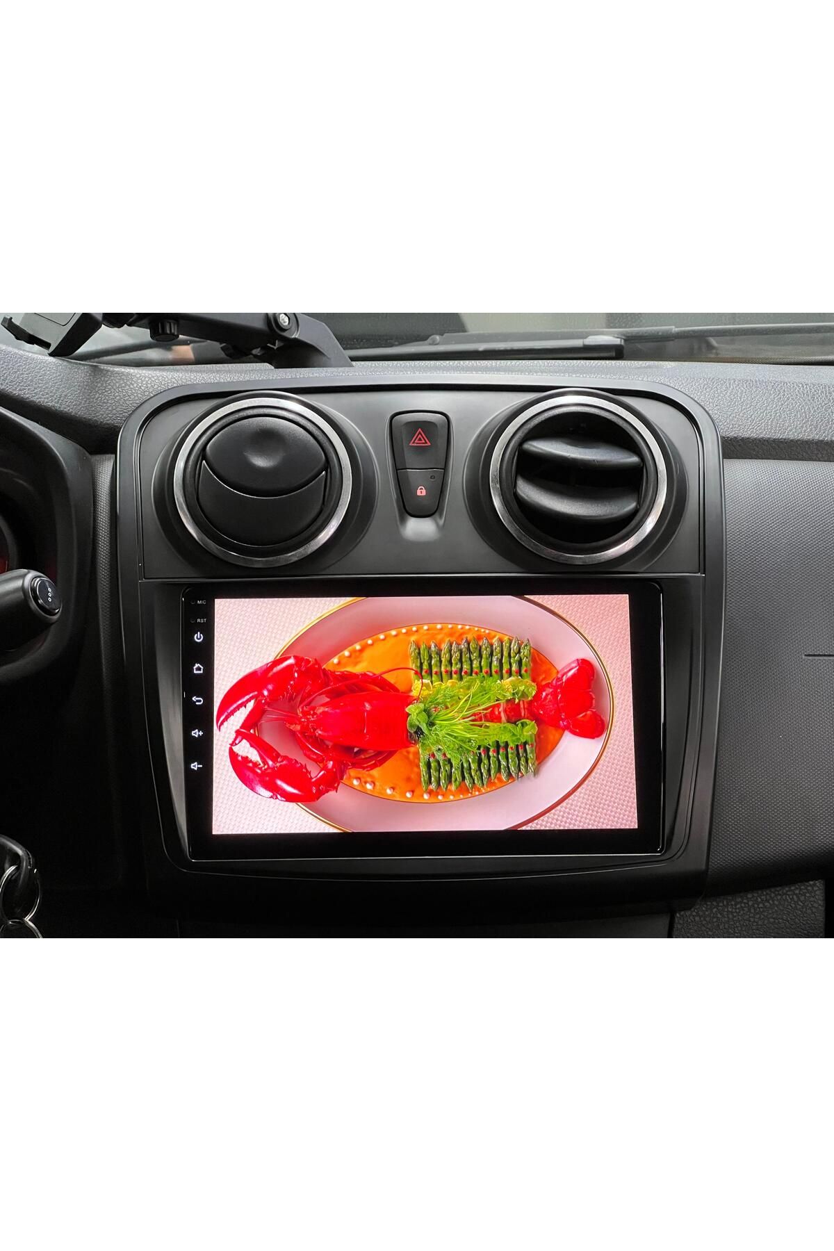 Carnavi DACİA SANDERO 9İNÇ CARPLAY-ANDROİD AUTO DESTEKLİ MULTİMEDYA-HD KAMERA