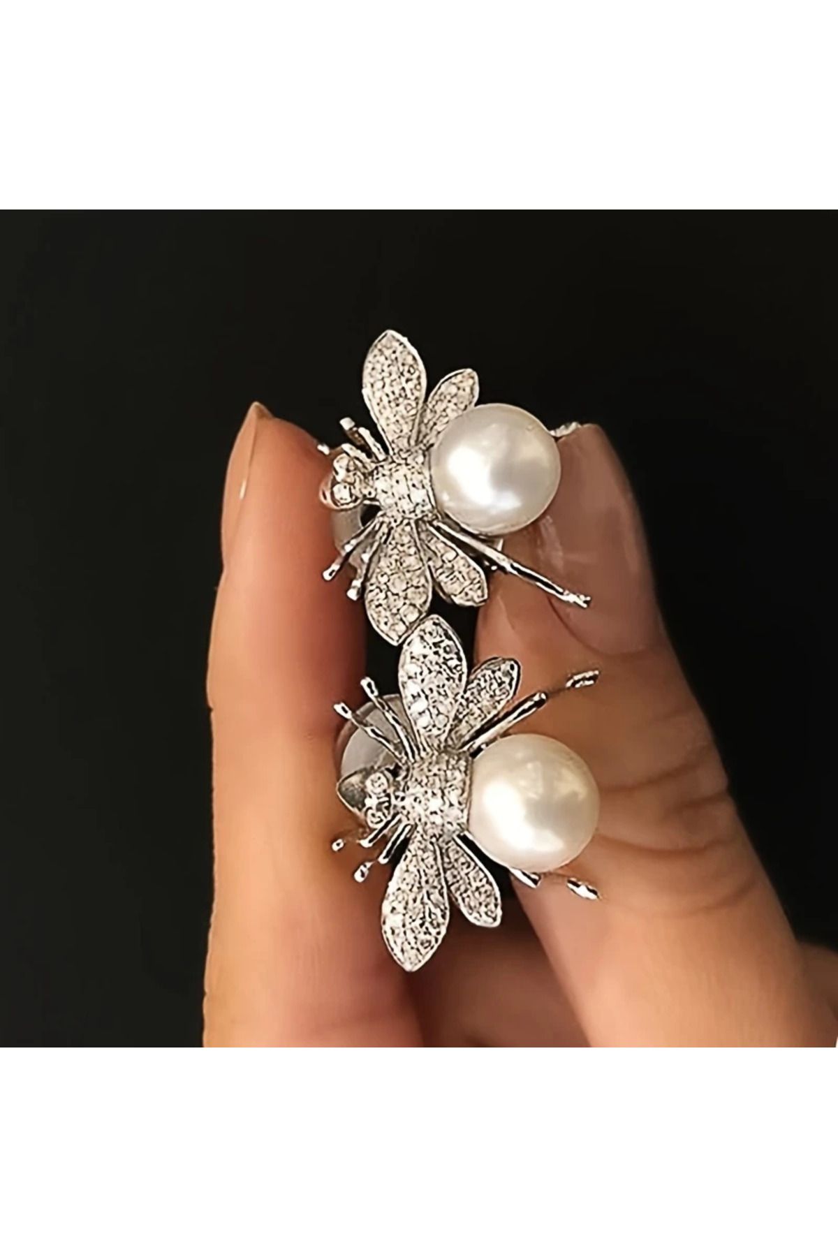 MİLALAZO Vintage Arı Çivi Küpe, Canlı İnci Detayları, Sevimli Sentetik Zirkonya Kadınlar İçin