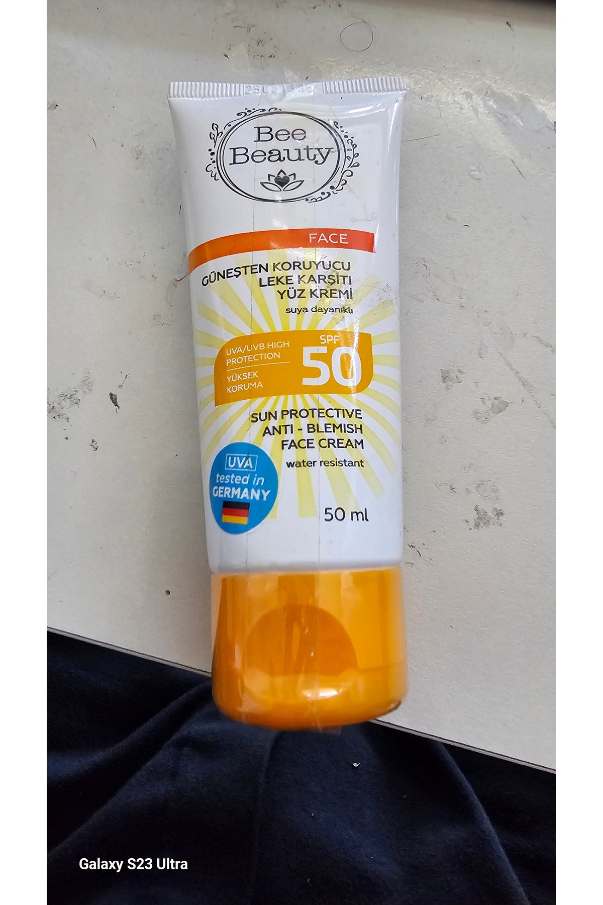 Bee Beauty GÜNEŞTEN KORUYUCU LEKE KARŞITI YÜZ KREMİ — 0320000