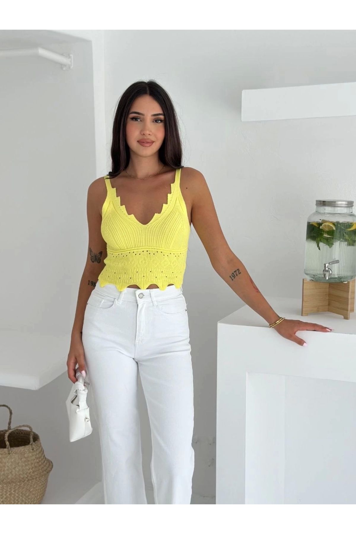 MODA V Yaka Askılı Arkası Açık Triko Crop - Sarı