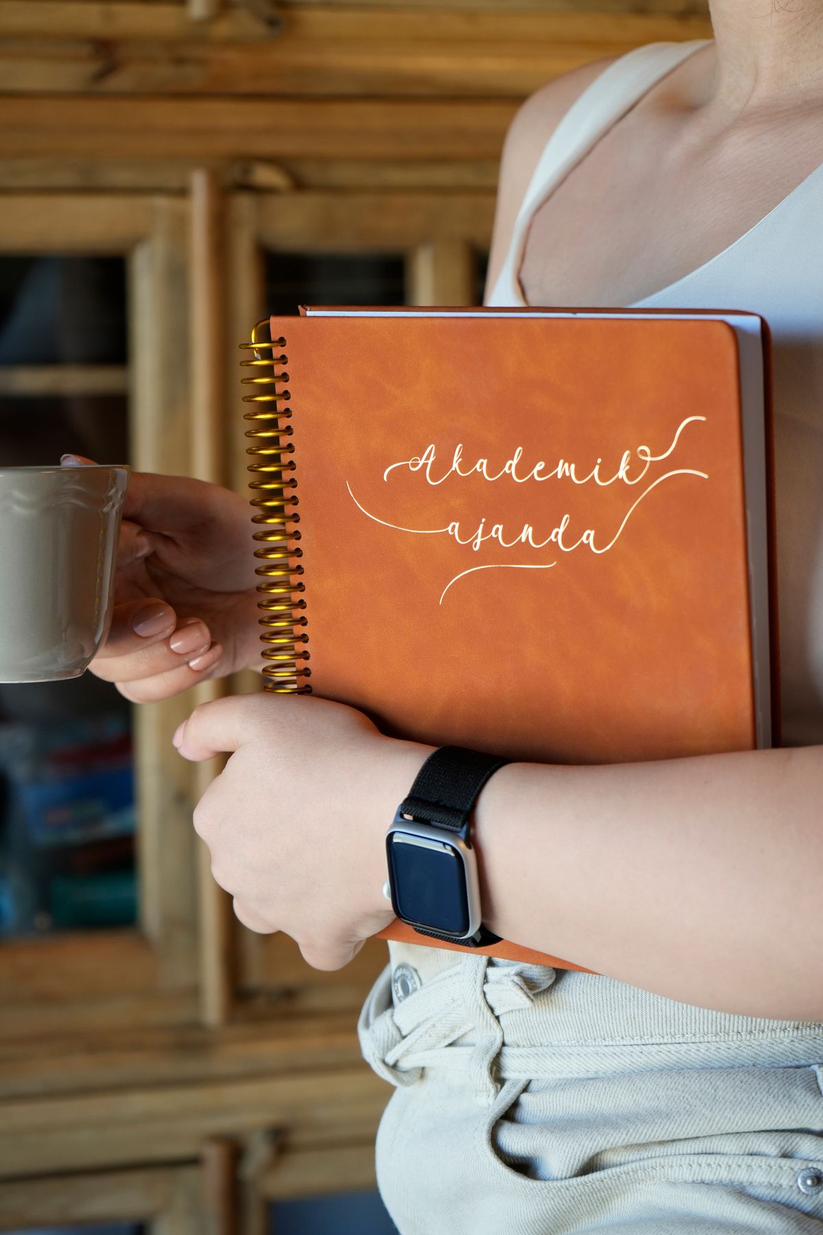 Victoria's Journals Vegan Deri Spiralli Akademik Ajanda-2025–26 | 17x23 cm.| Ayraçlı| Premium Sert Kapak |Spiced Caramel