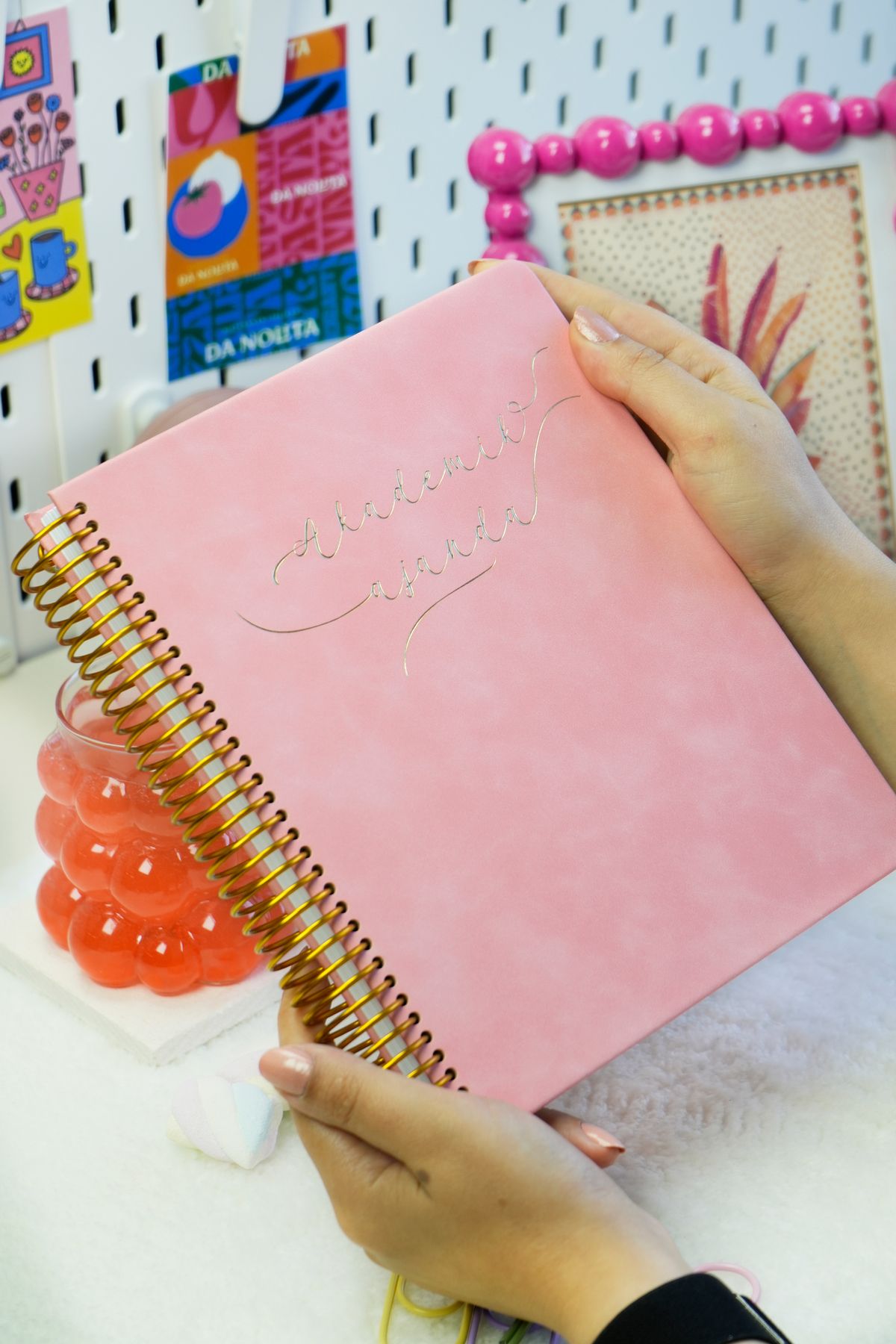 Victoria's Journals Vegan Deri Spiralli Akademik Ajanda-2025–2026 | 17x23 cm. | Ayraçlı | Premium Sert Kapak| Soft Bloom