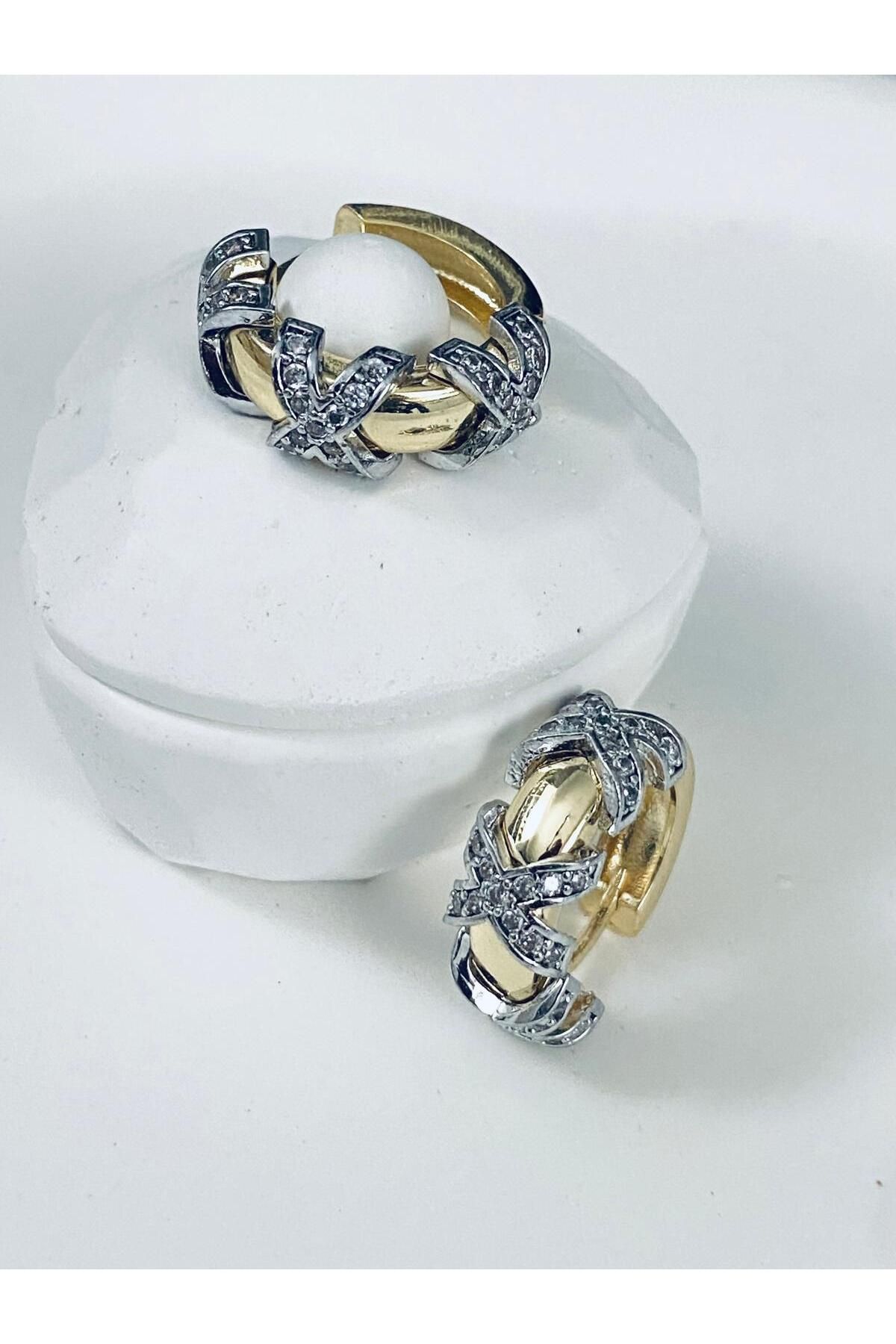 KANERUZ Gold Zirkon Taşlı X Detaylı Kalp Işıltılı Özel Tasarım Küpe