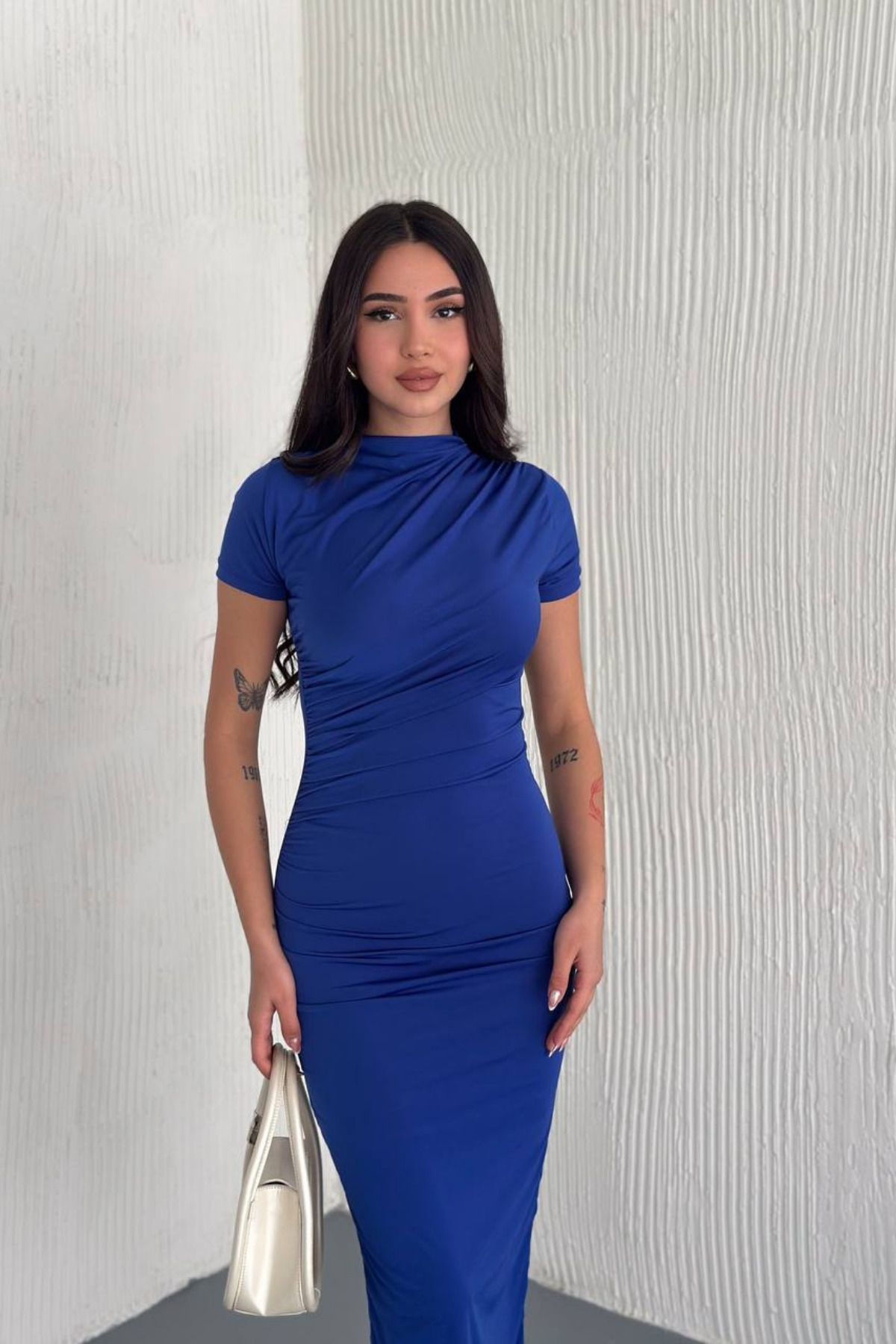 MOZENA Sandy Kumaş Kısa Kol Drape Detaylı Uzun Elbise