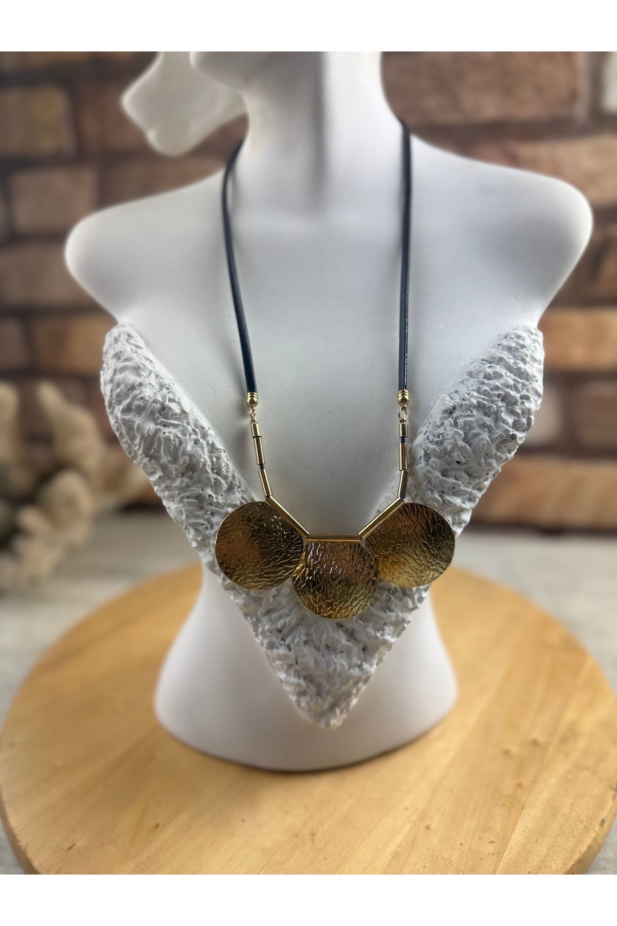 SEDEF TAKI Gold metal yaprak model uzun kolye