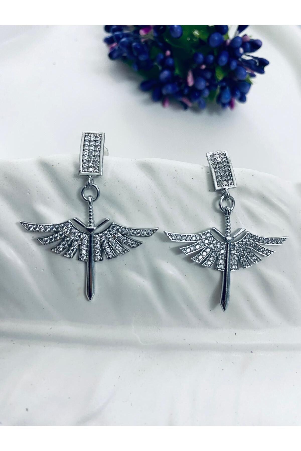 KANERUZ Gümüş Kaplama Zirkon Taşlı Kılıçlı Melek Kanatları Charm Işıltılı Özel Tasarım Küpe