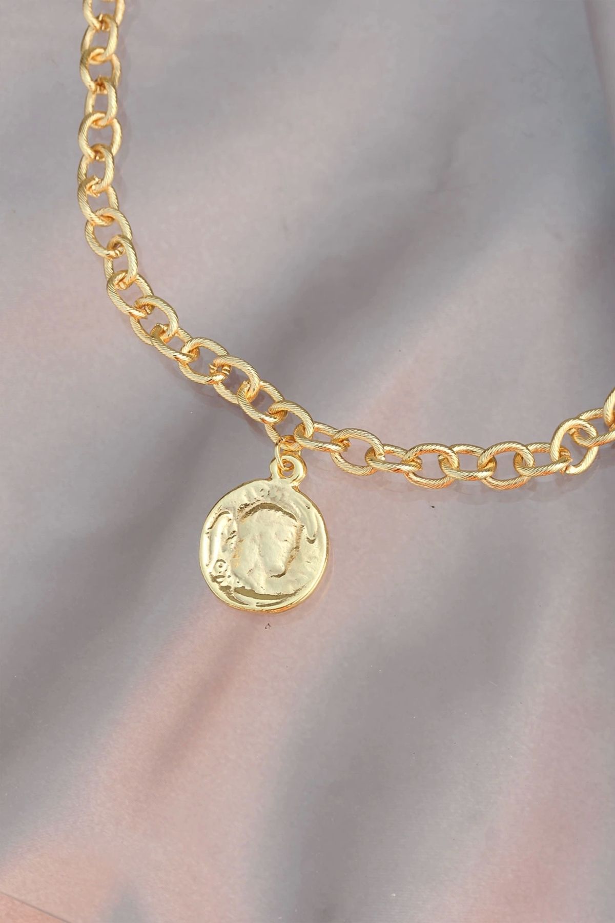 Clariss Gold Metal Zincirli Kadın Kolye