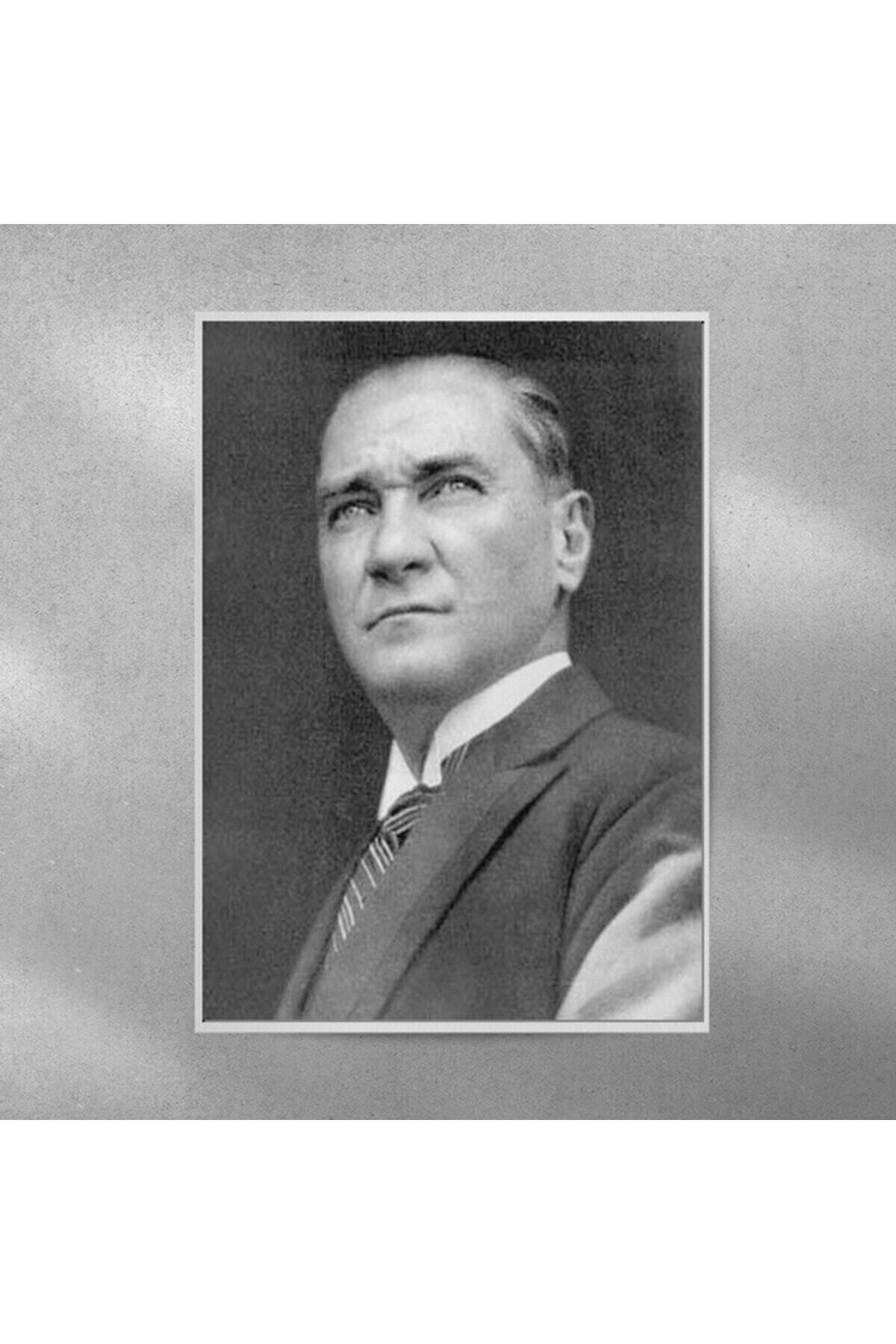 Elioure 35x50 cm Atatürk Temalı Duvar Posteri, Şık ve Kaliteli Dekorasyon Parçası