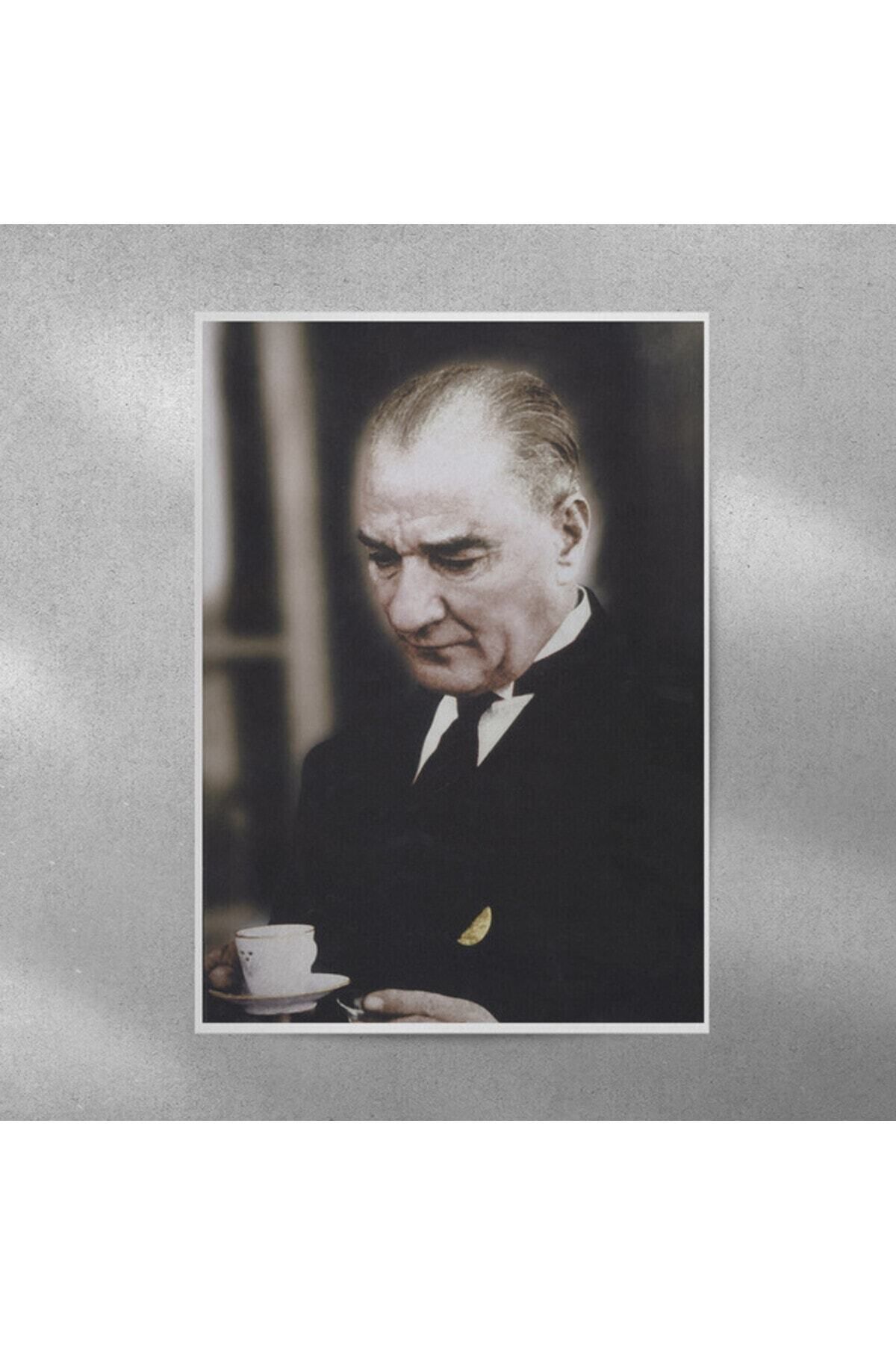 Elioure 35x50 cm Atatürk Temalı Poster, Şık ve Modern Dekorasyon Parçası