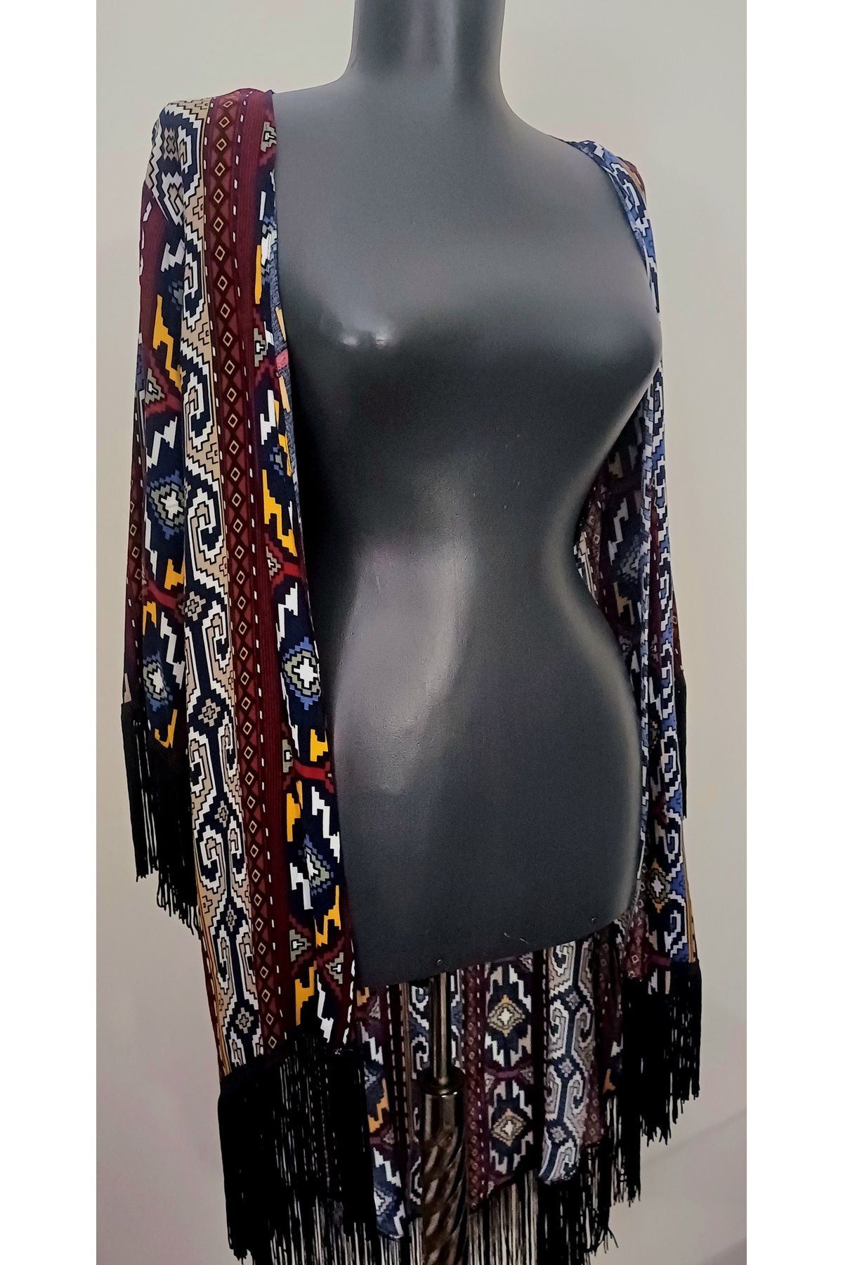 Nishstyle Otantik Desenli Püsküllü Kimono