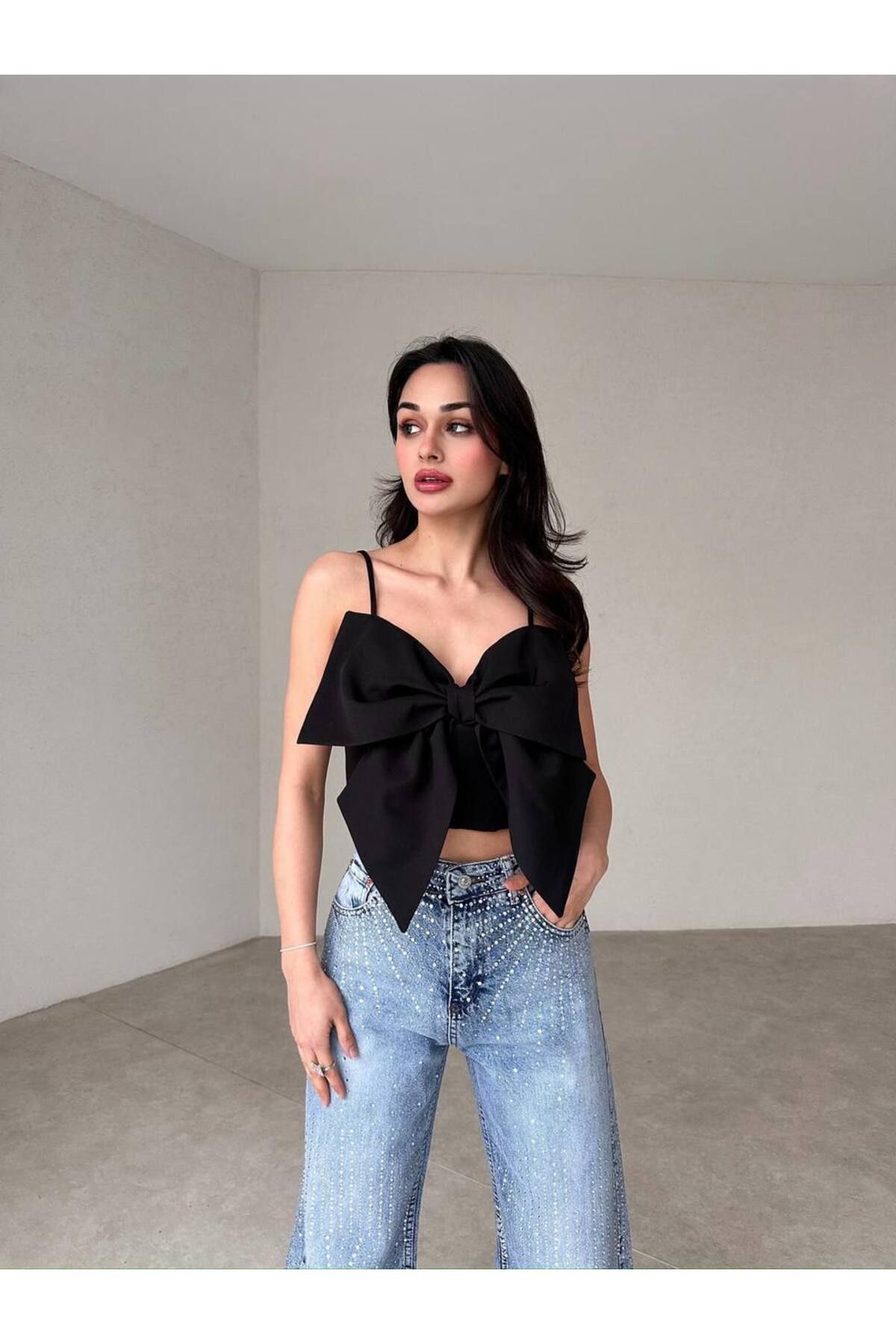 MODA DURAĞI Kadın İnce Askılı Fiyonk Detaylı Kaliteli Bluz