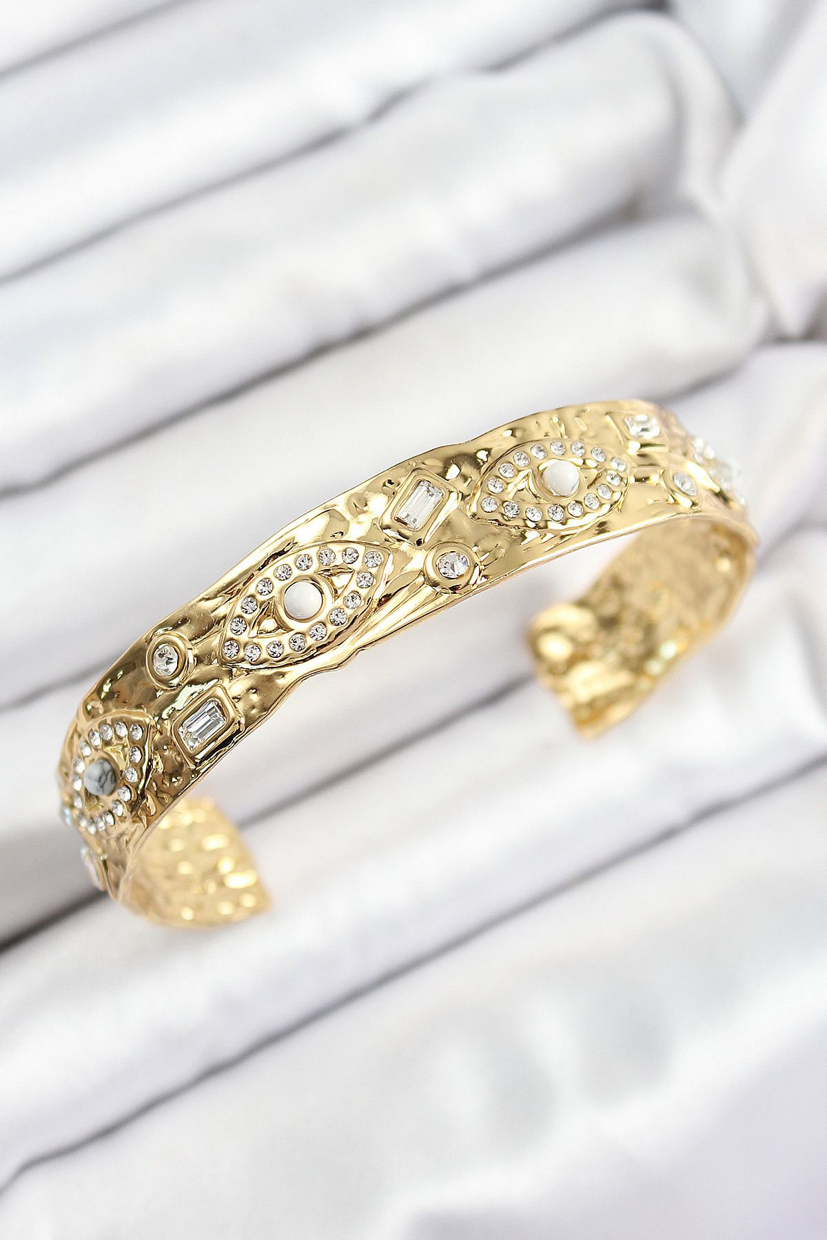 callerrons accessories Pirinç Zirkon Taşlı Göz Model Gold Renk Altı Açık Kadın Bileklik - EBJ250628W35813