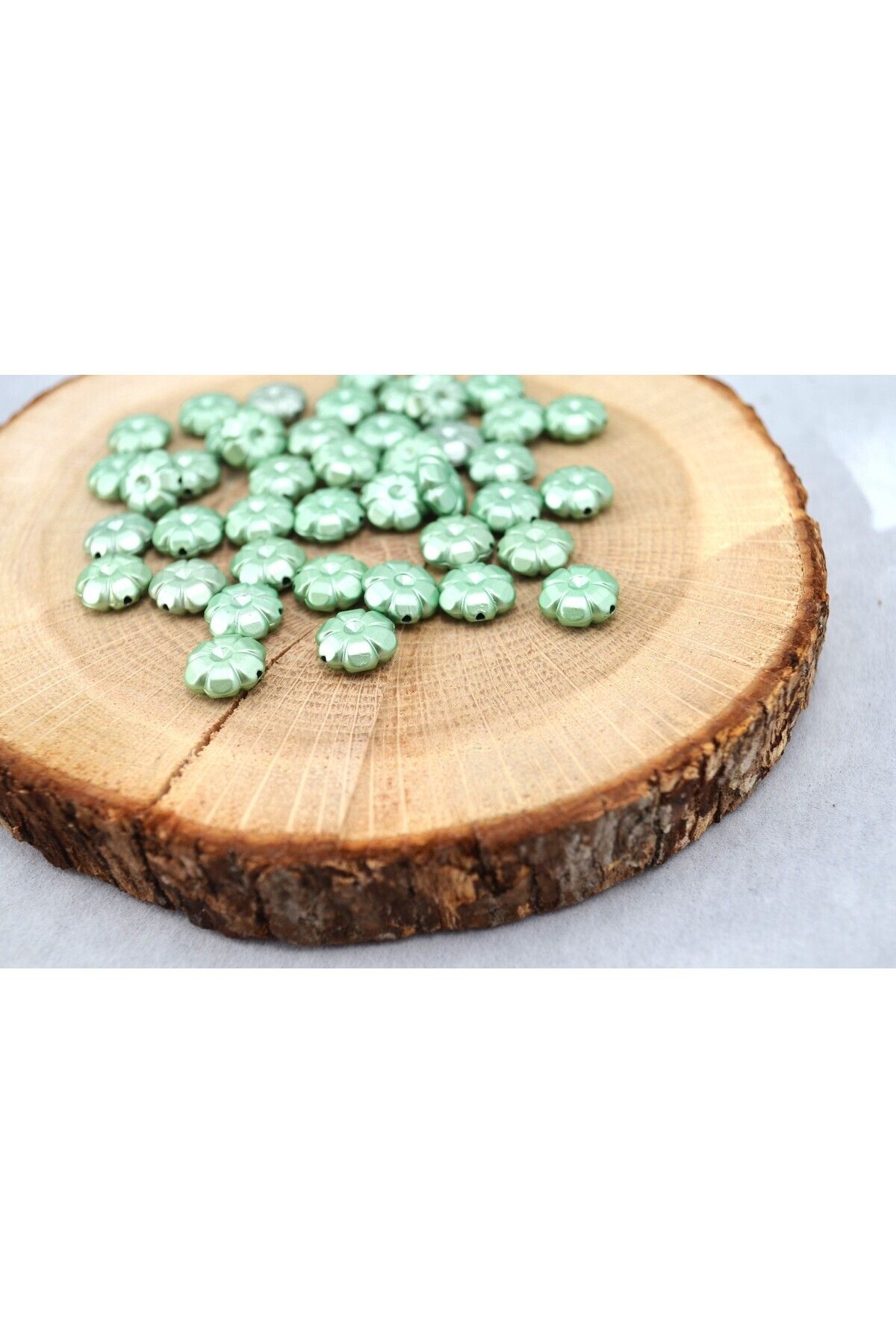 FlowerAksesuar 25 Gram (80-85 Adet) - 10 mm Papatya Boncuk, Bileklik ve Kolye Boncuğu, Takı Boncuğu, Su Yeşili Renk