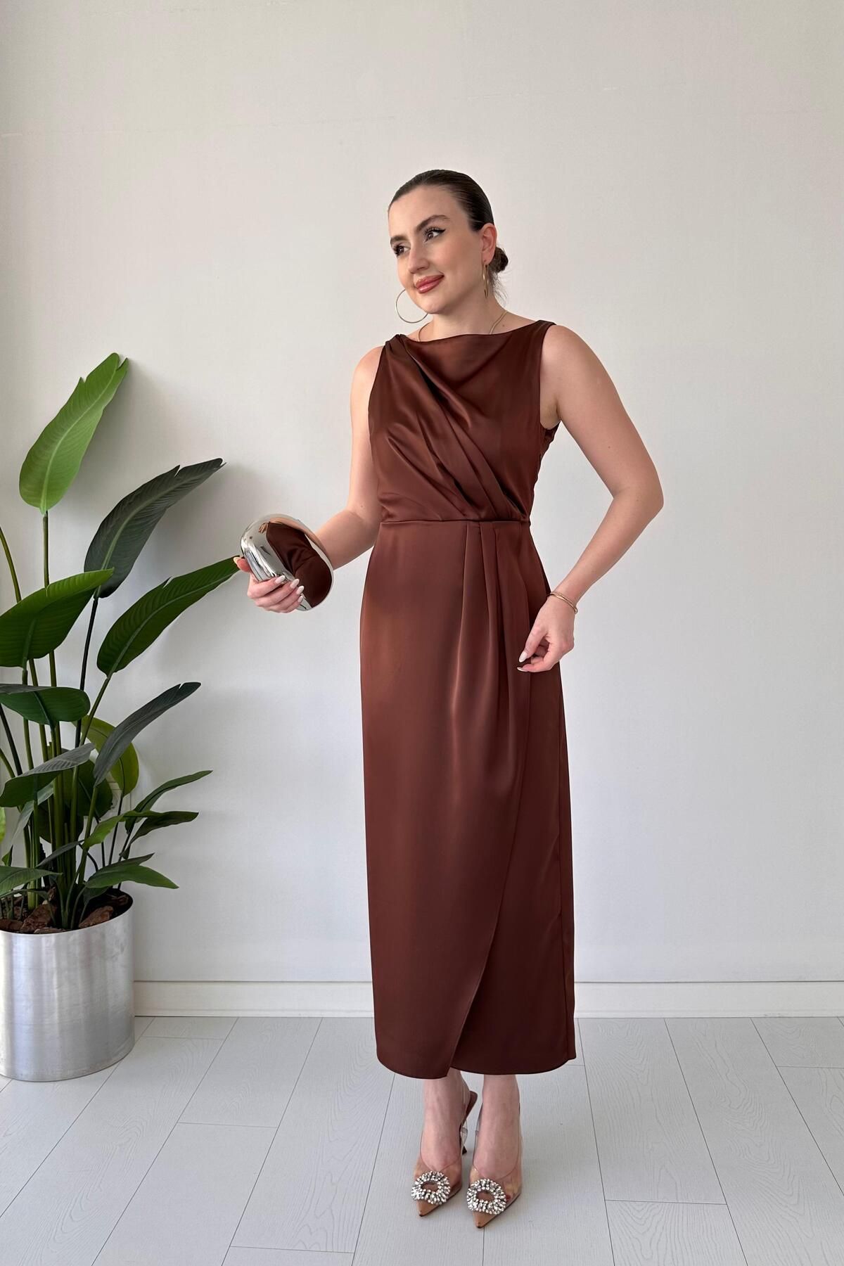 MaziButik Düz Empirme Elbise Kahve