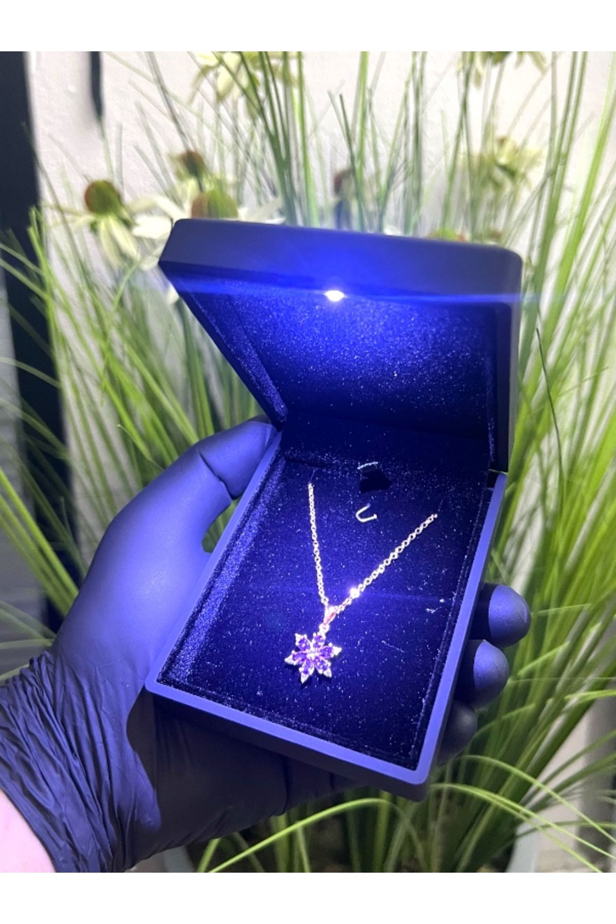 MEGA KANYON Premium Işıklı Kutusunda Gerçek Ametist Taşlı Lotus Çiçeği Kolyesi | Özel Hediye Paketi | Kolye