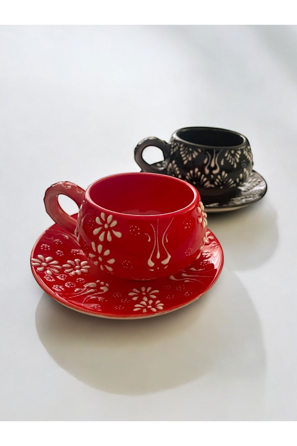 Artistic Quality Dekoratif Şık Tasarım Tamamen El Yapımı Kırmızı ve Siyah 2 Kişilik Kahve Fincanı