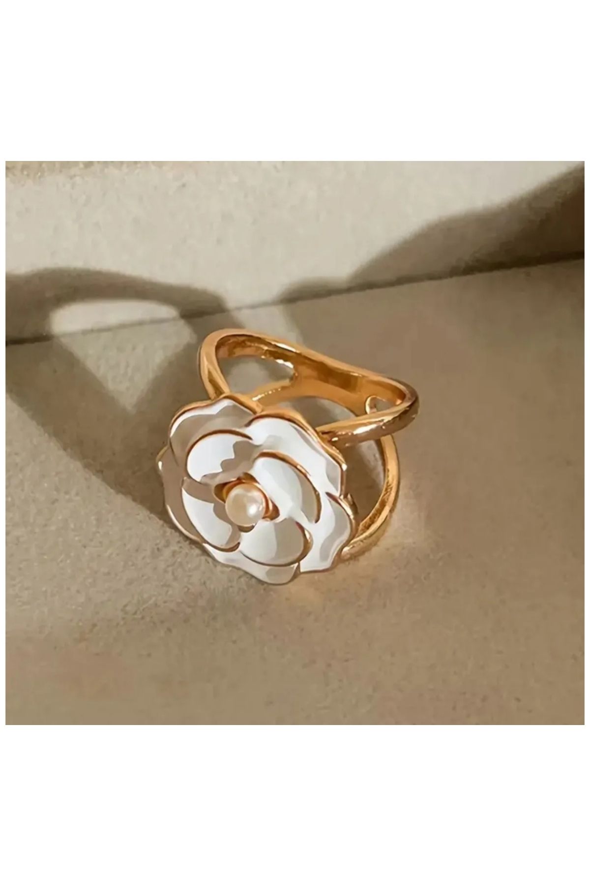 chibi Elegant Beyaz Çiçek motifli Gold Fular, Eşarp, Şal Yüzüğü - İnci Detaylı